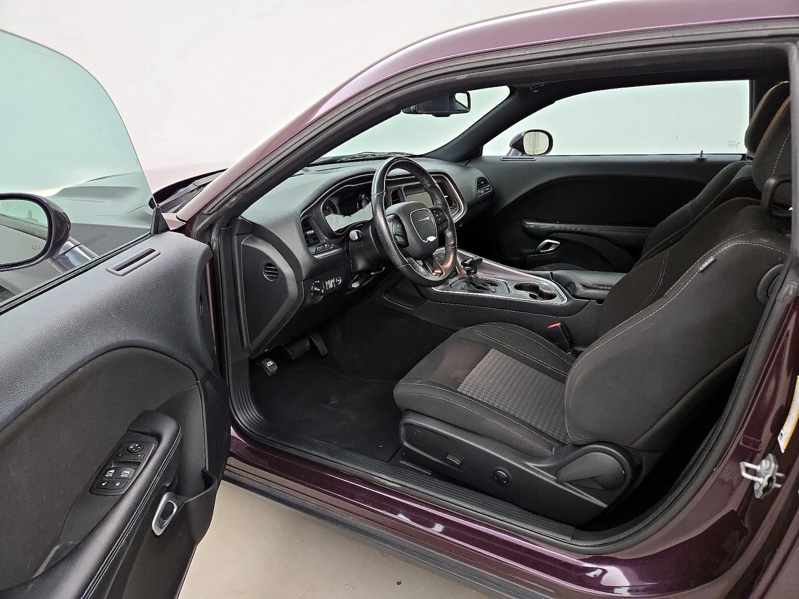 Power Seat(s) & Side Airbags
