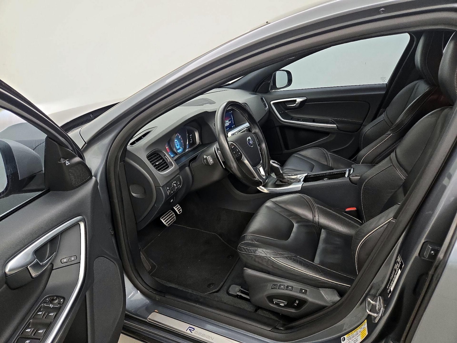 Power Seat(s) & Leather Seats