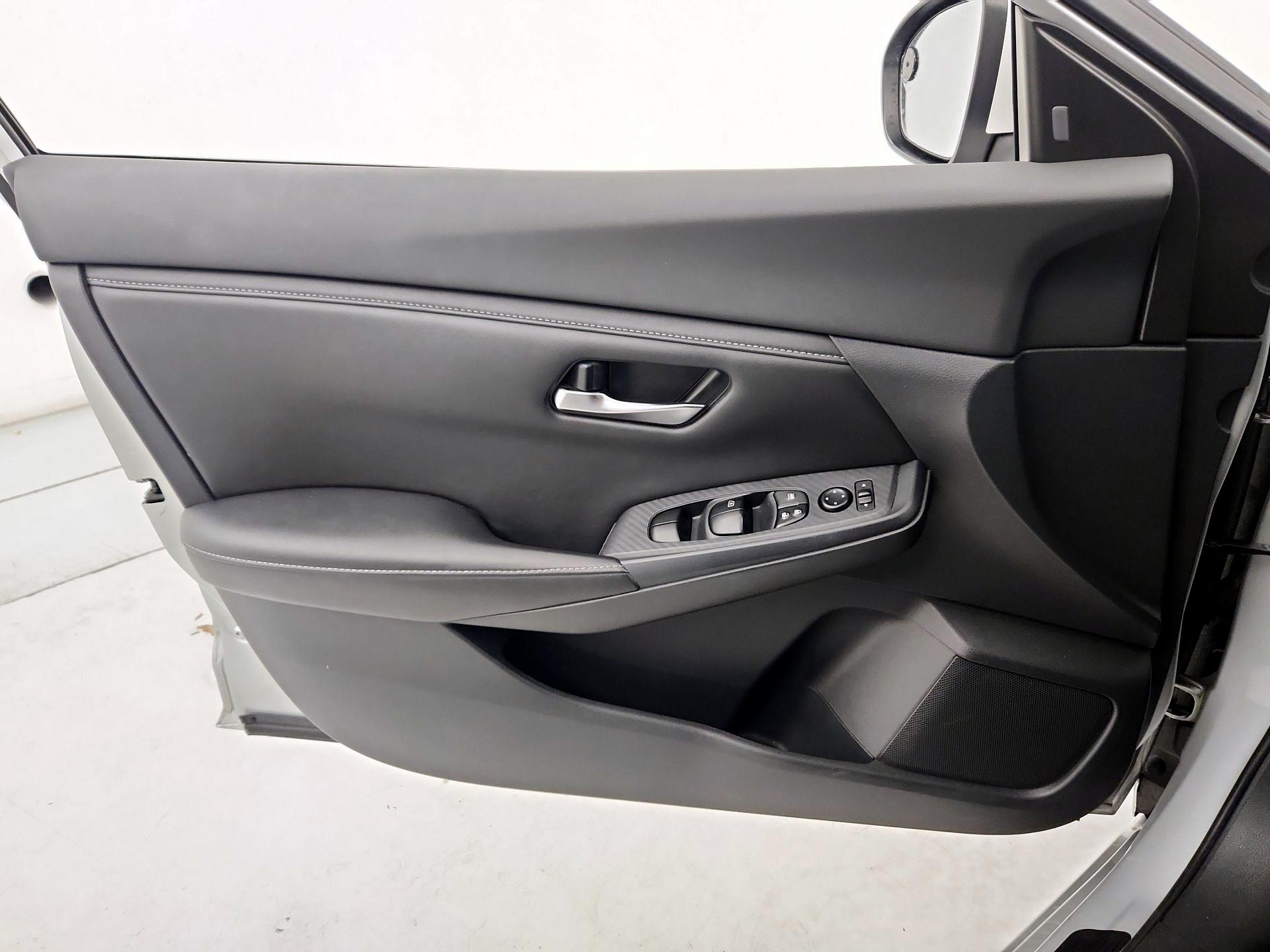 Thumbnail: 2022 Nissan Sentra - 12