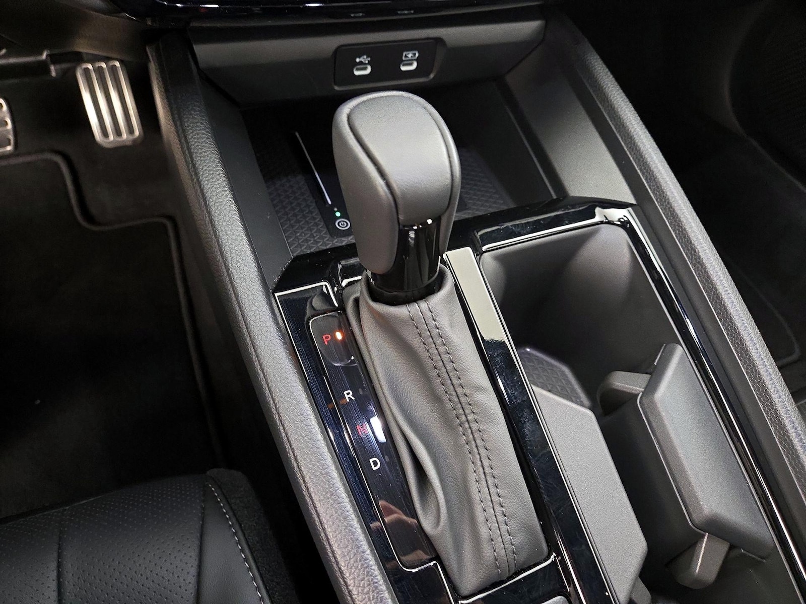2026 Honda Accord Hybrid Sport-L - Photo 17