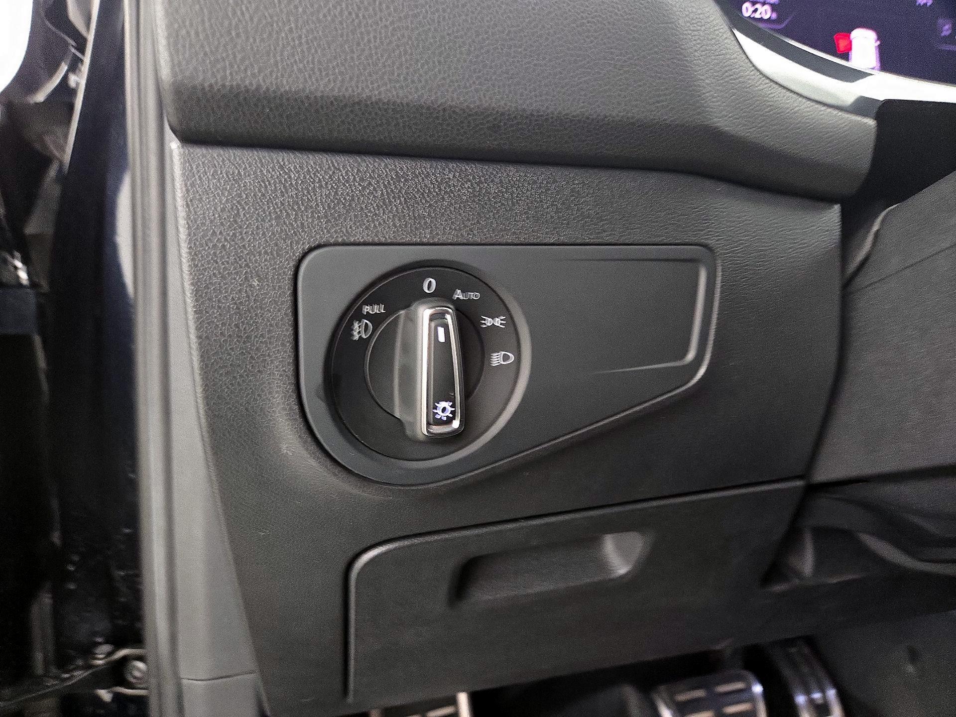 Thumbnail: 2019 Volkswagen Tiguan - 13
