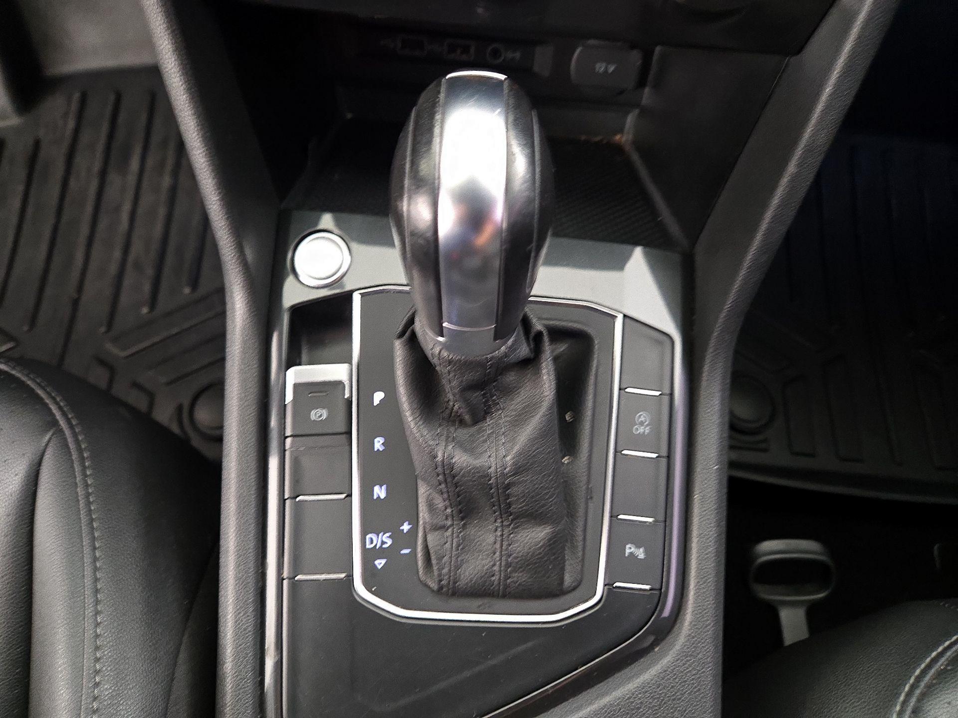 Thumbnail: 2019 Volkswagen Tiguan - 18