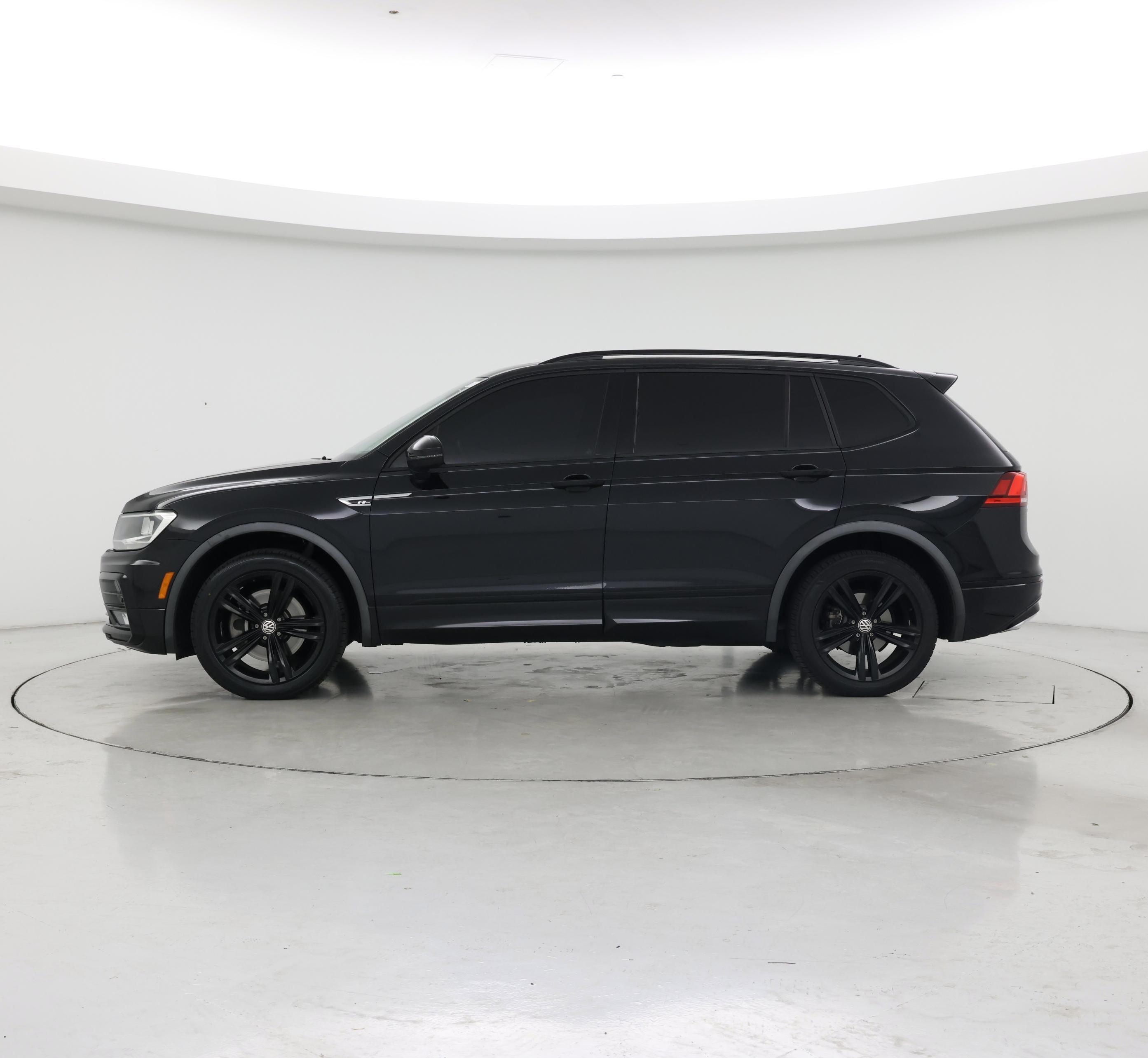 Thumbnail: 2019 Volkswagen Tiguan - 3