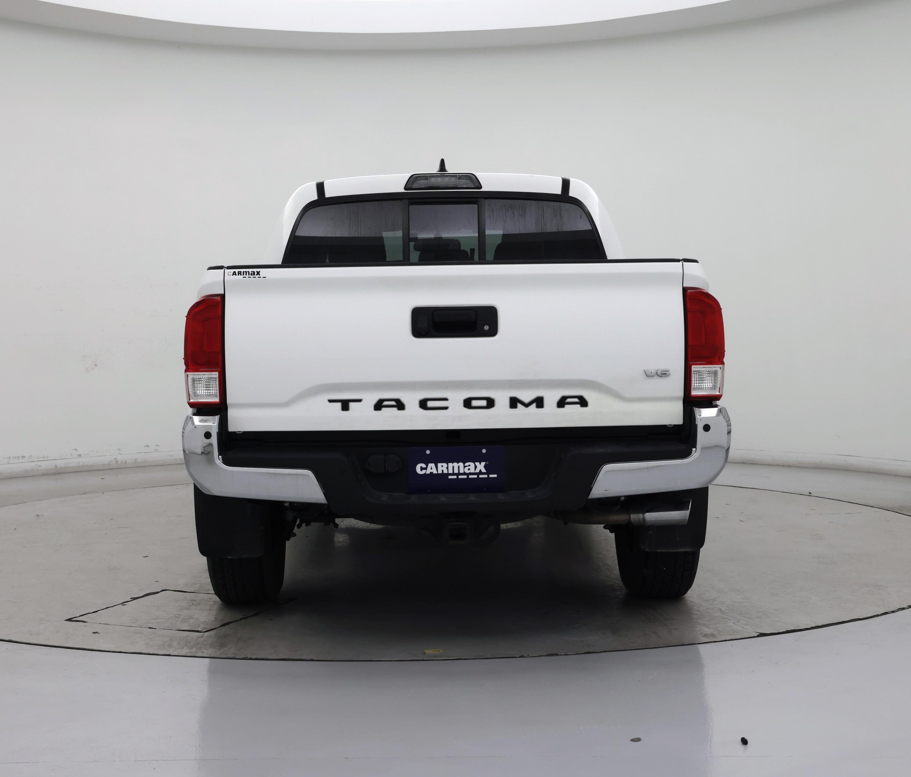 Thumbnail: 2017 Toyota Tacoma - 6