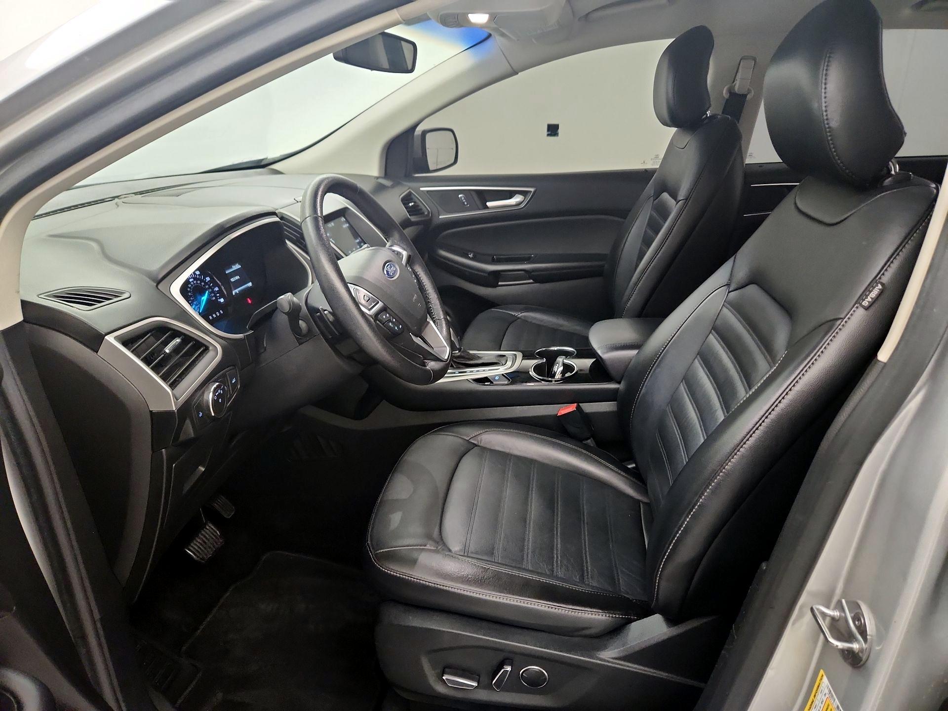 Thumbnail: 2016 Ford Edge - 11