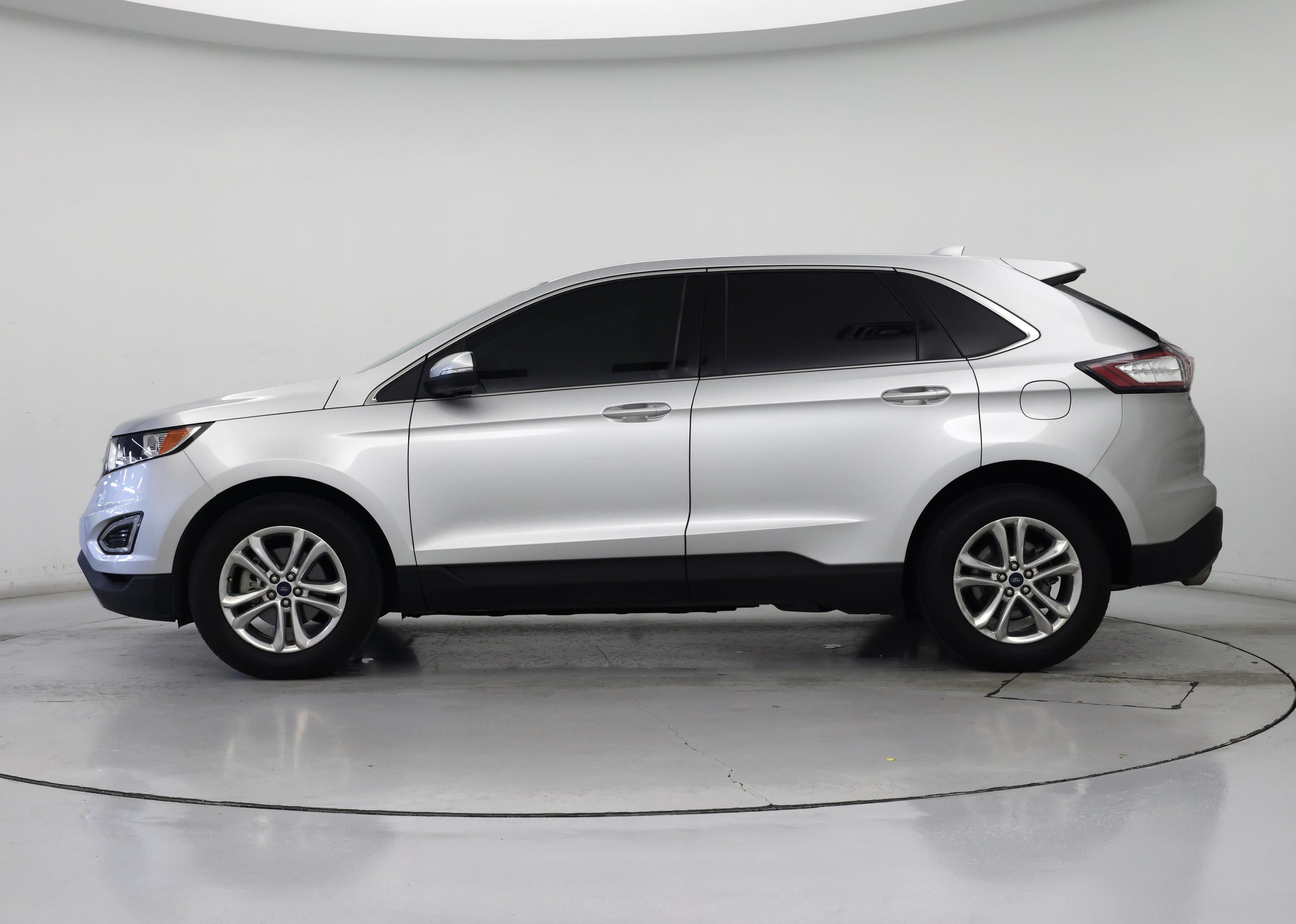 Thumbnail: 2016 Ford Edge - 3