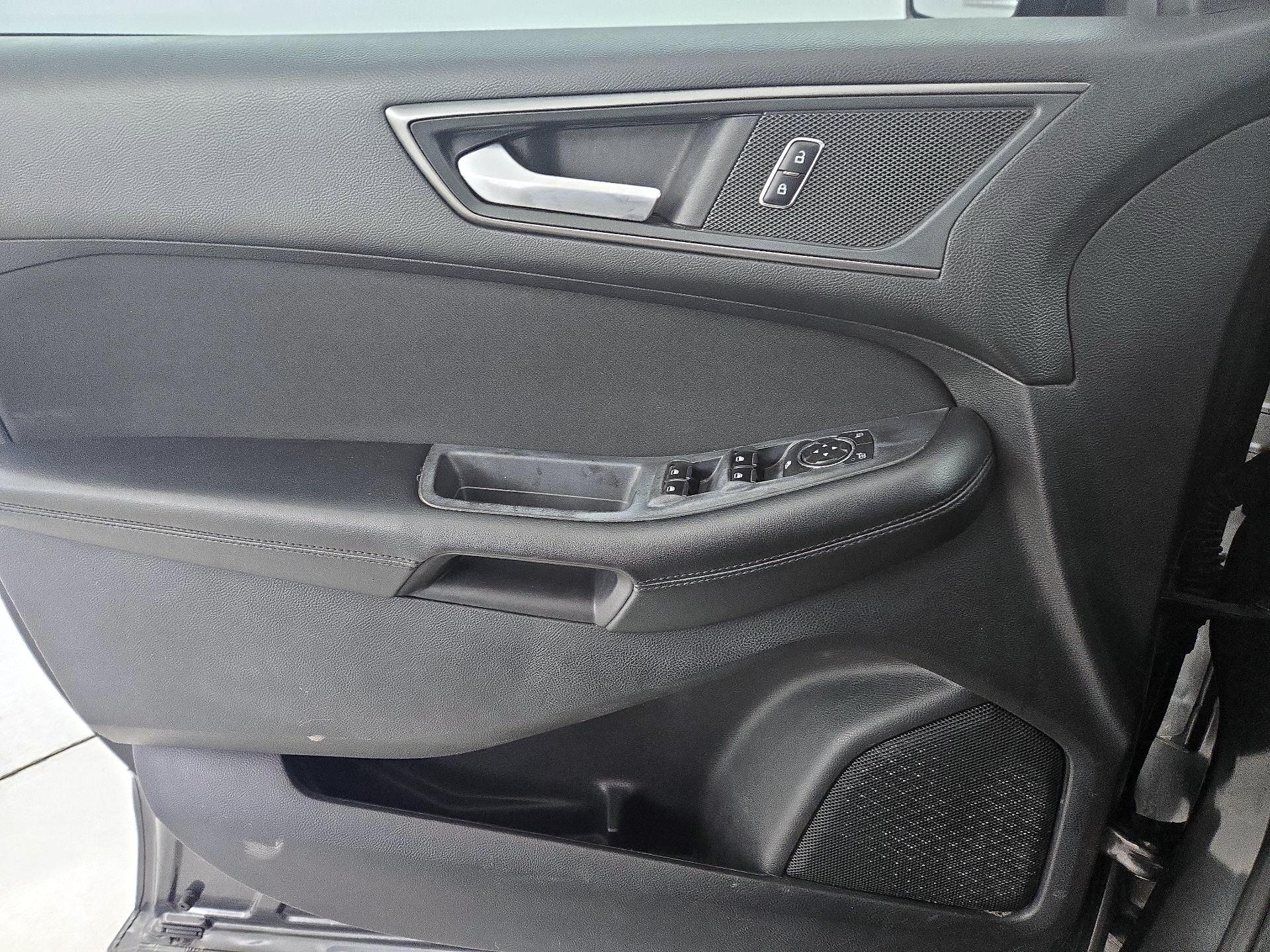 Thumbnail: 2018 Ford Edge - 12