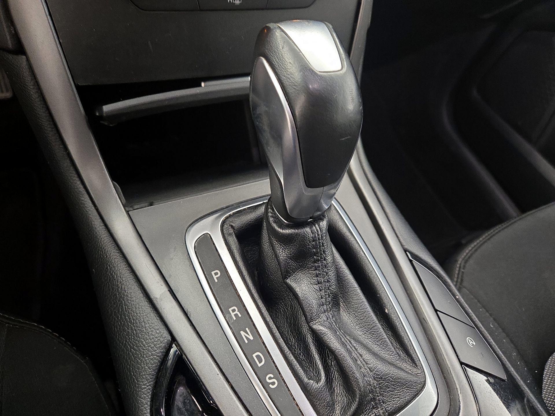 Thumbnail: 2018 Ford Edge - 17