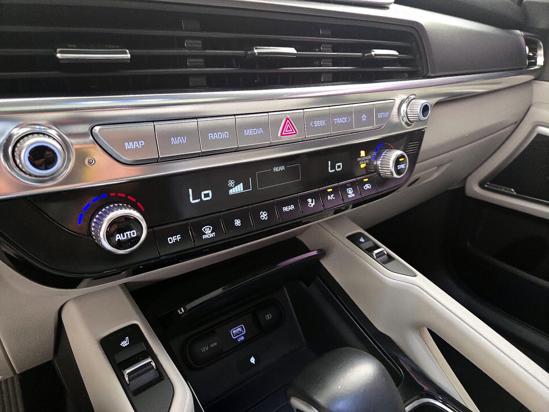 Thumbnail: 2022 Kia Telluride - 17