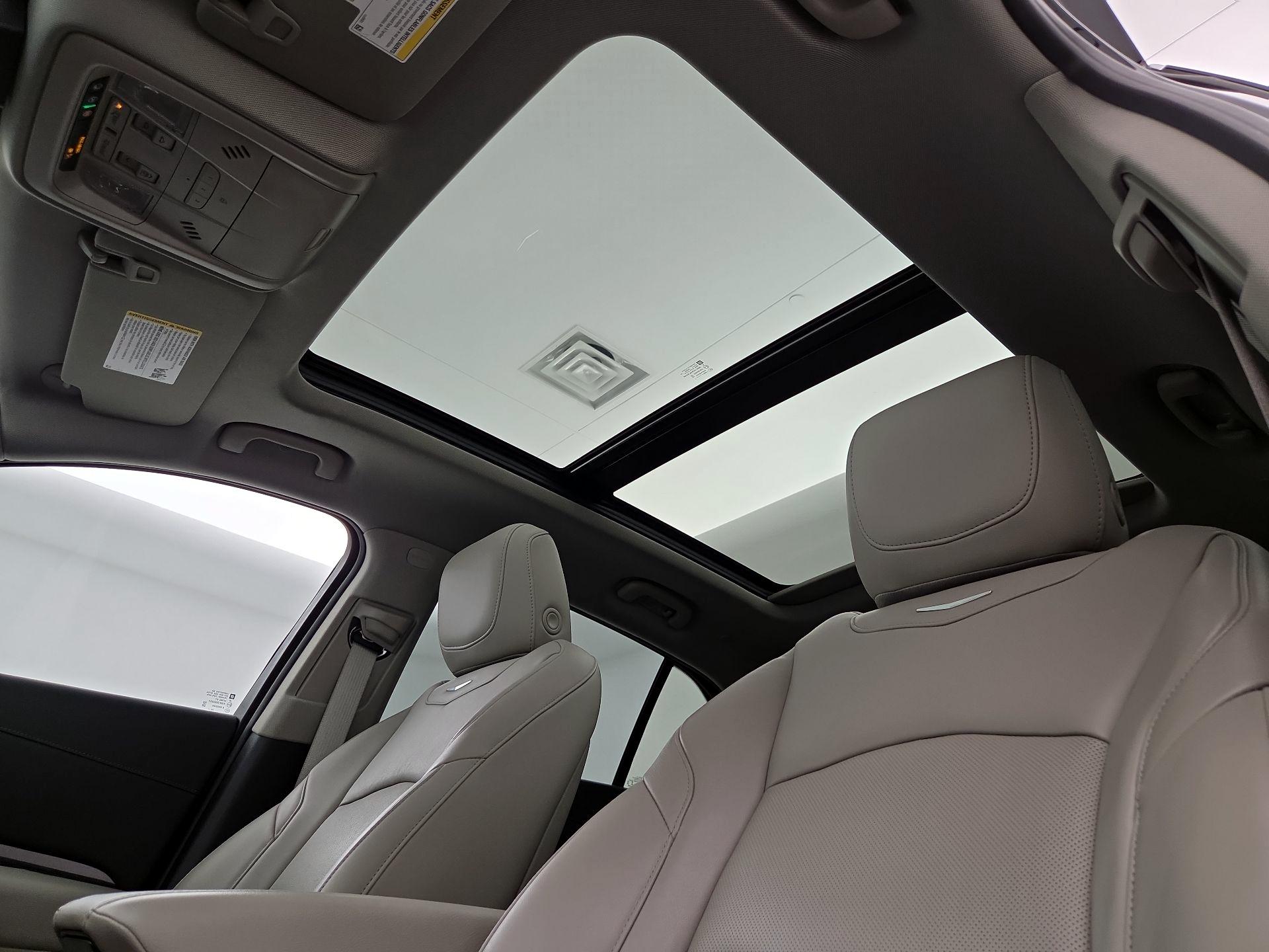 Thumbnail: 2023 Cadillac XT4 - 18