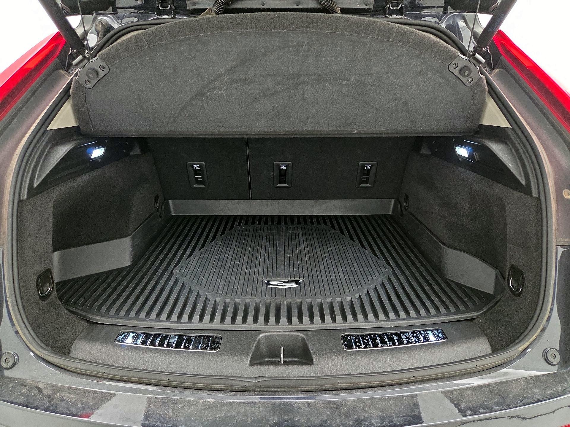 Thumbnail: 2023 Cadillac XT4 - 20