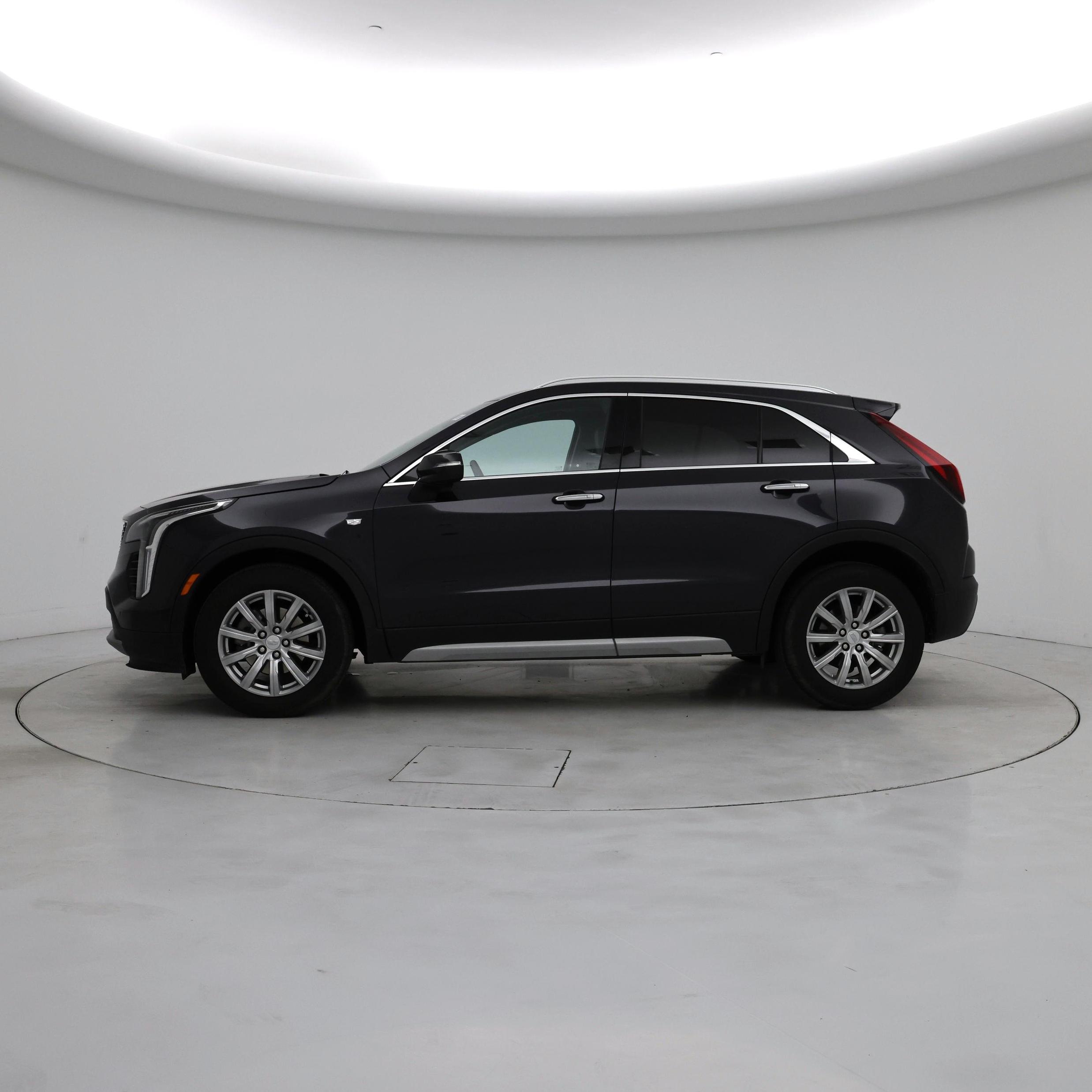 Thumbnail: 2023 Cadillac XT4 - 3
