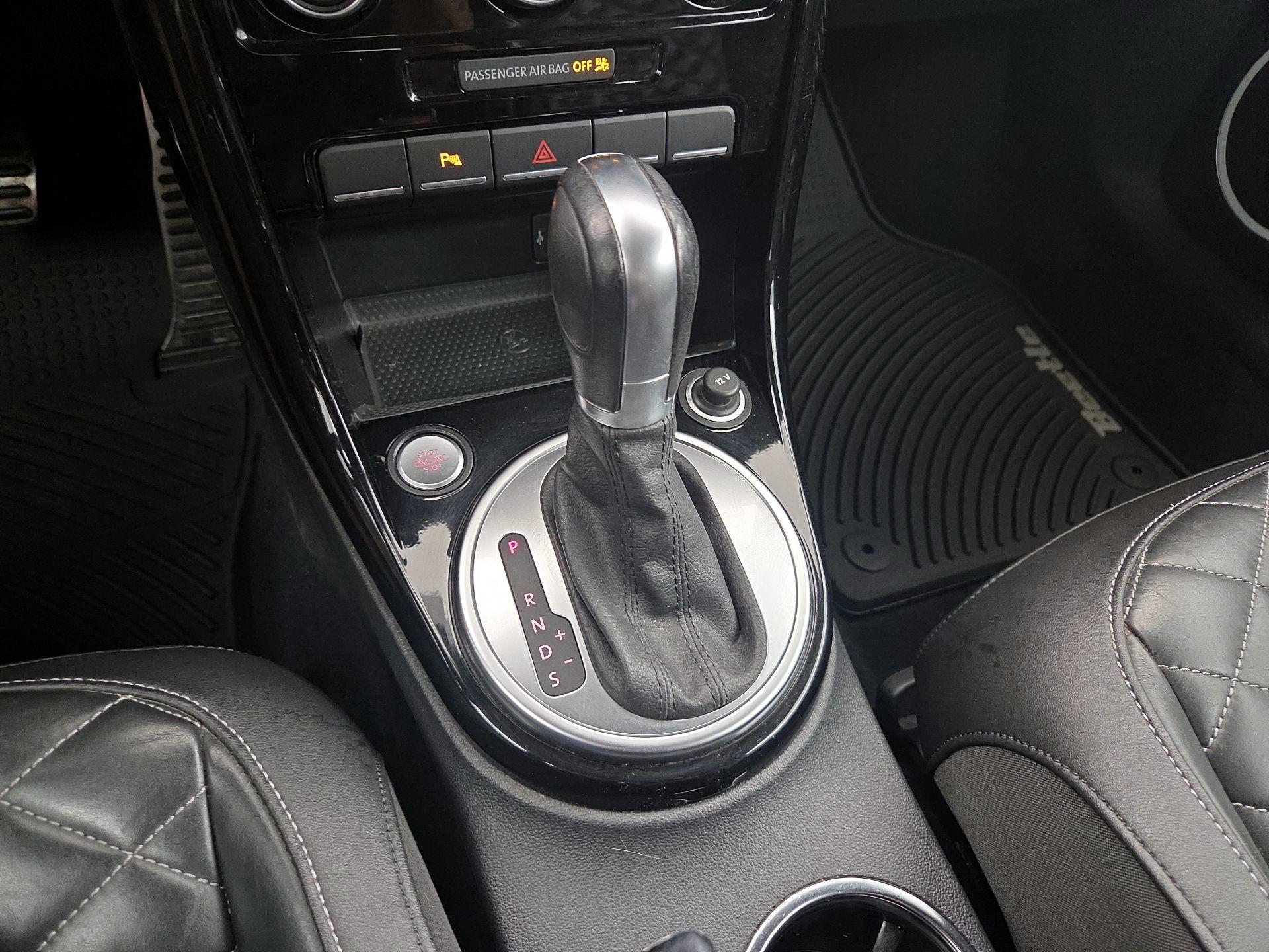 Thumbnail: 2019 Volkswagen Beetle - 17