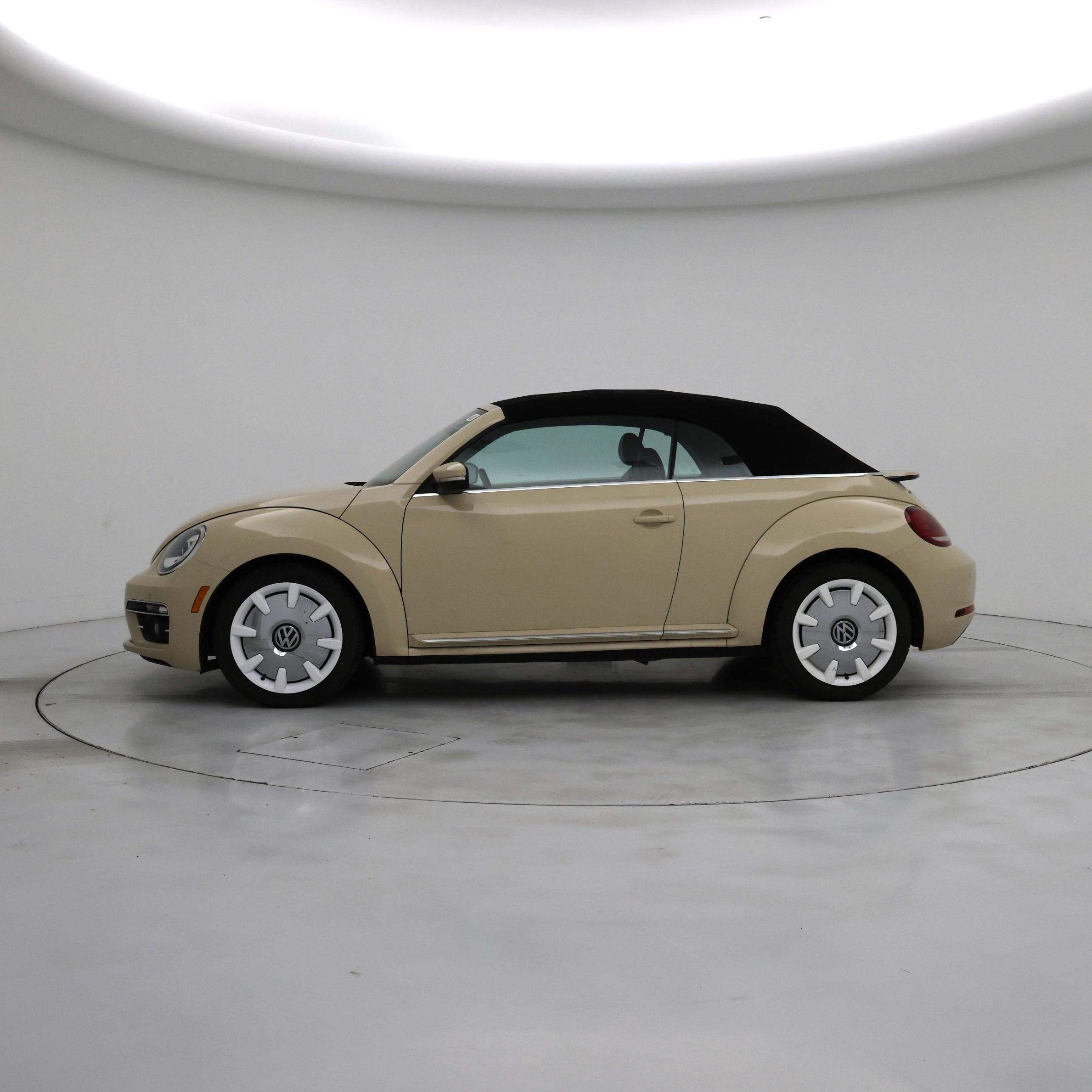 Thumbnail: 2019 Volkswagen Beetle - 3