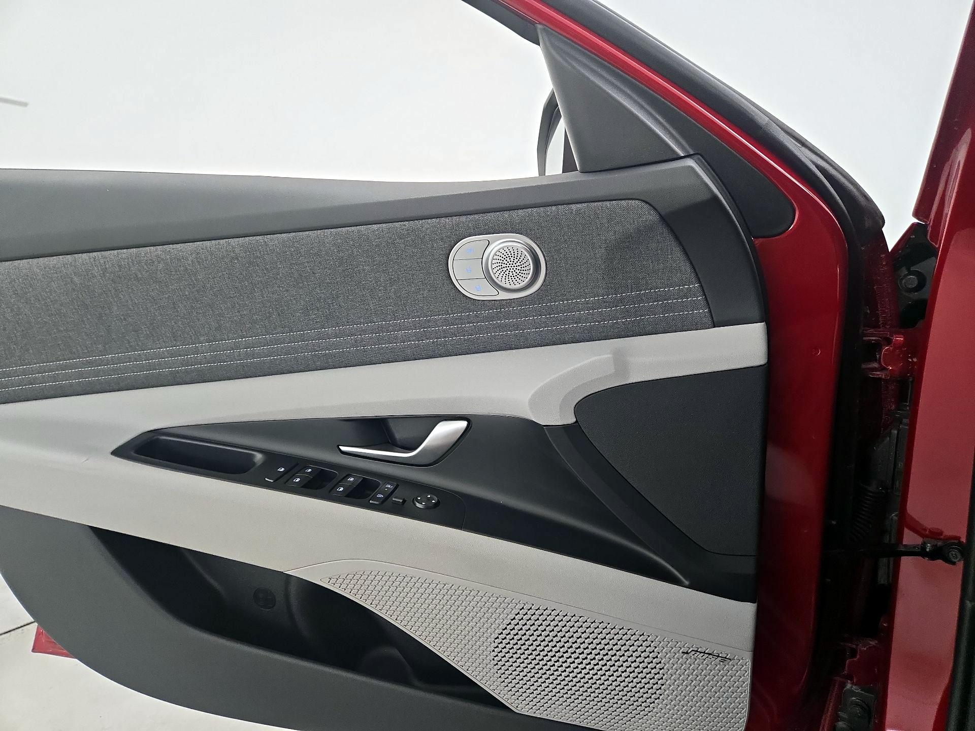 Thumbnail: 2025 Hyundai Elantra - 12