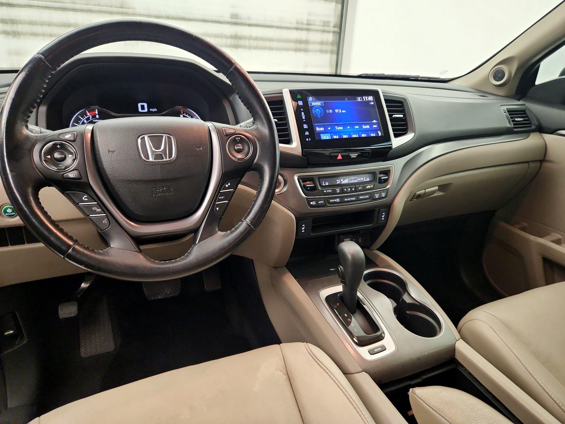 Thumbnail: 2016 Honda Pilot - 9