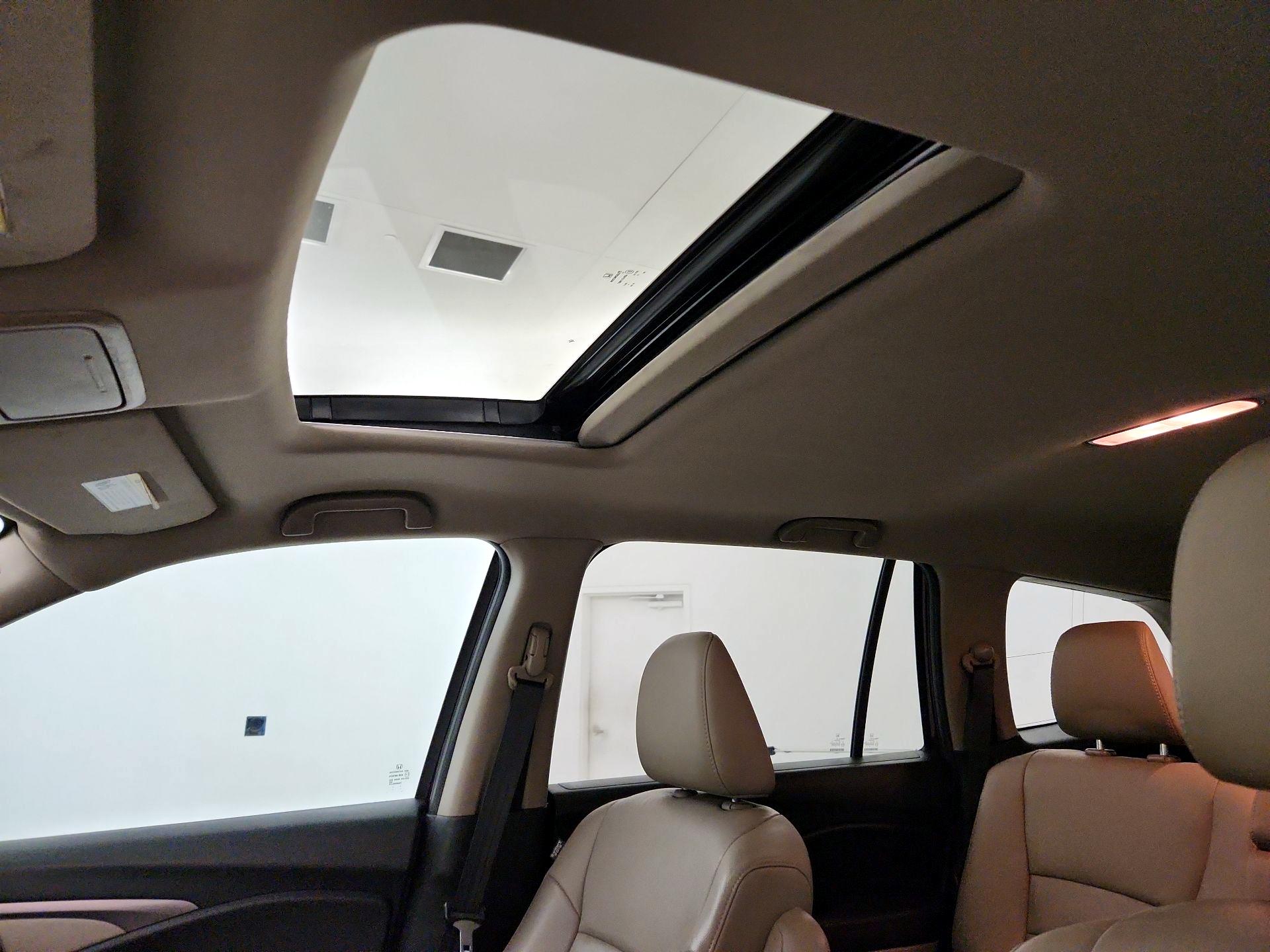 Thumbnail: 2016 Honda Pilot - 19