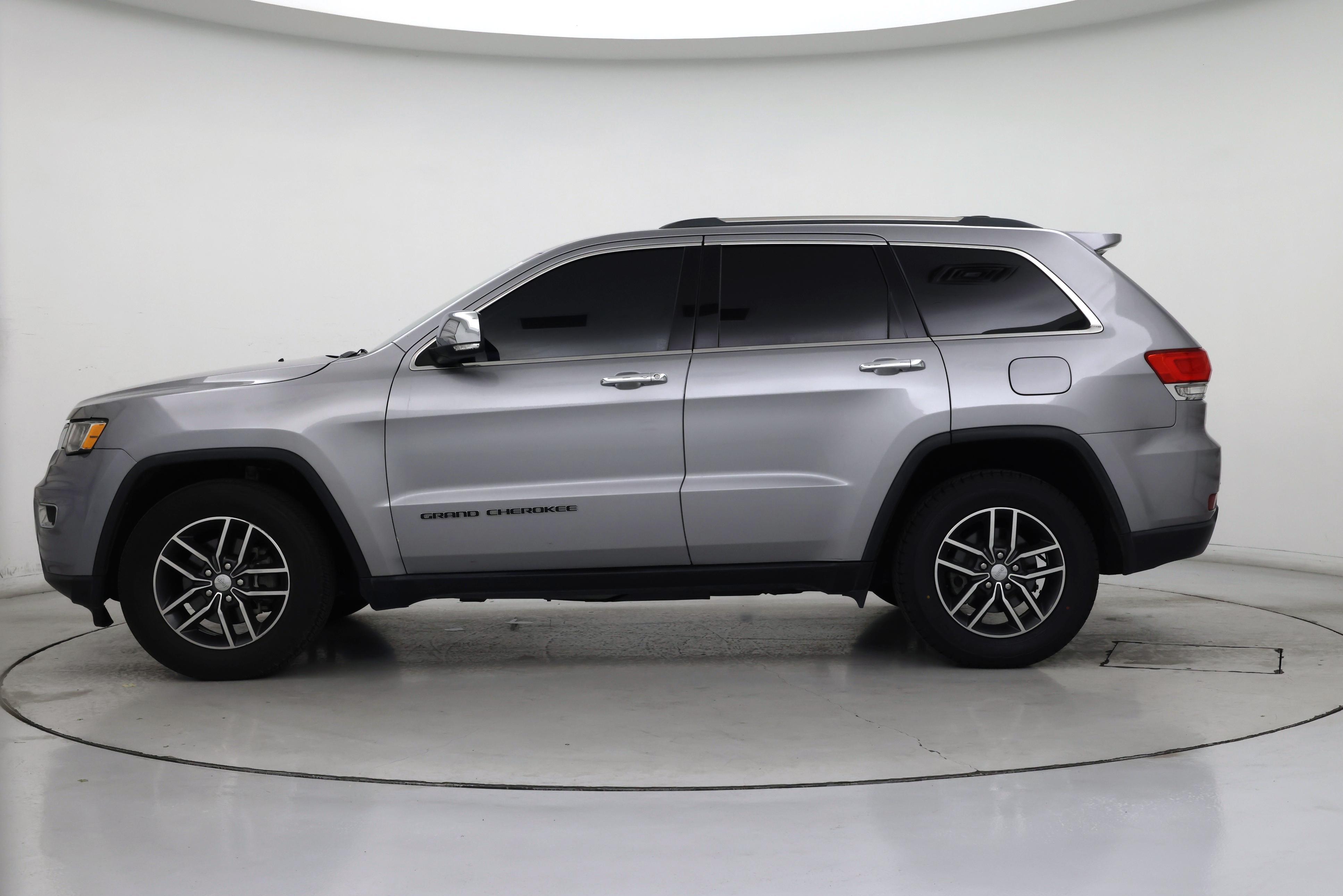 Thumbnail: 2018 Jeep Grand Cherokee - 3
