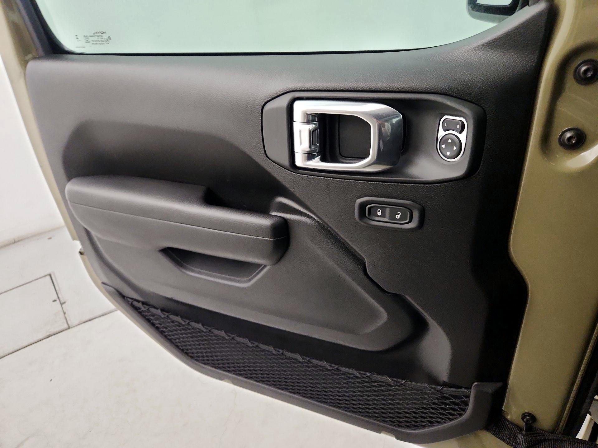 Thumbnail: 2025 Jeep Gladiator - 12