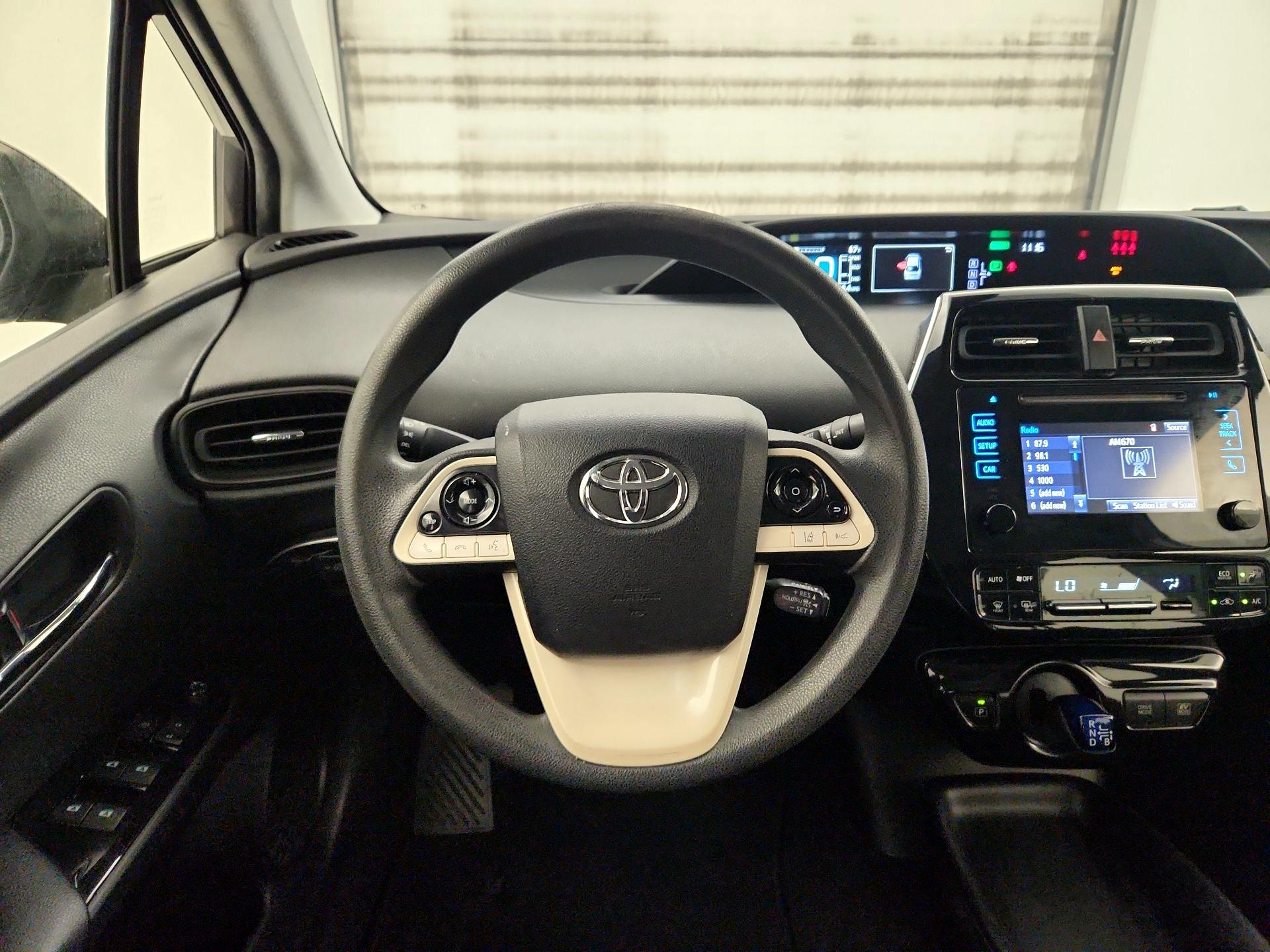 Thumbnail: 2017 Toyota Prius - 10