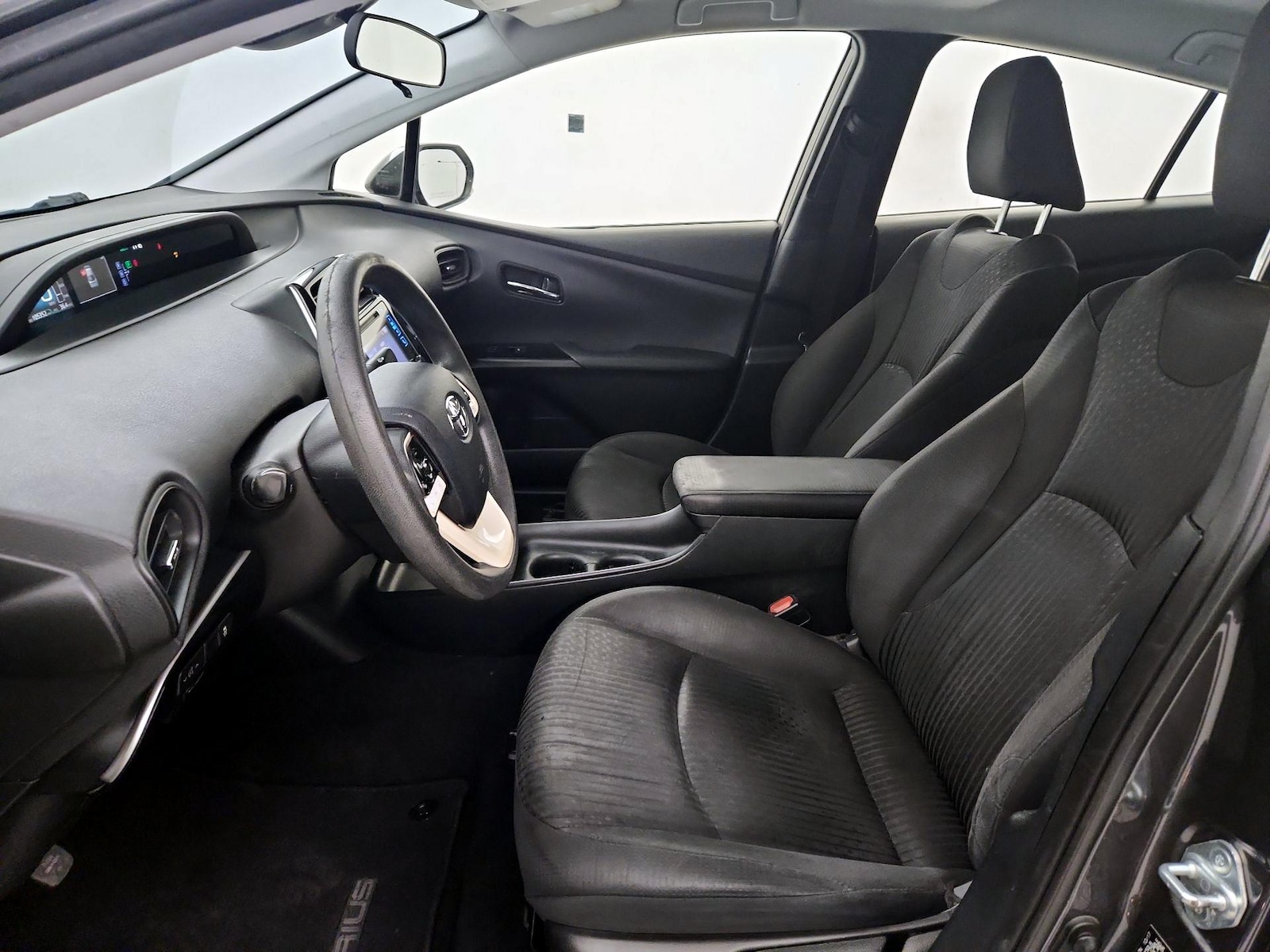 2017 Toyota Prius One - Photo 12