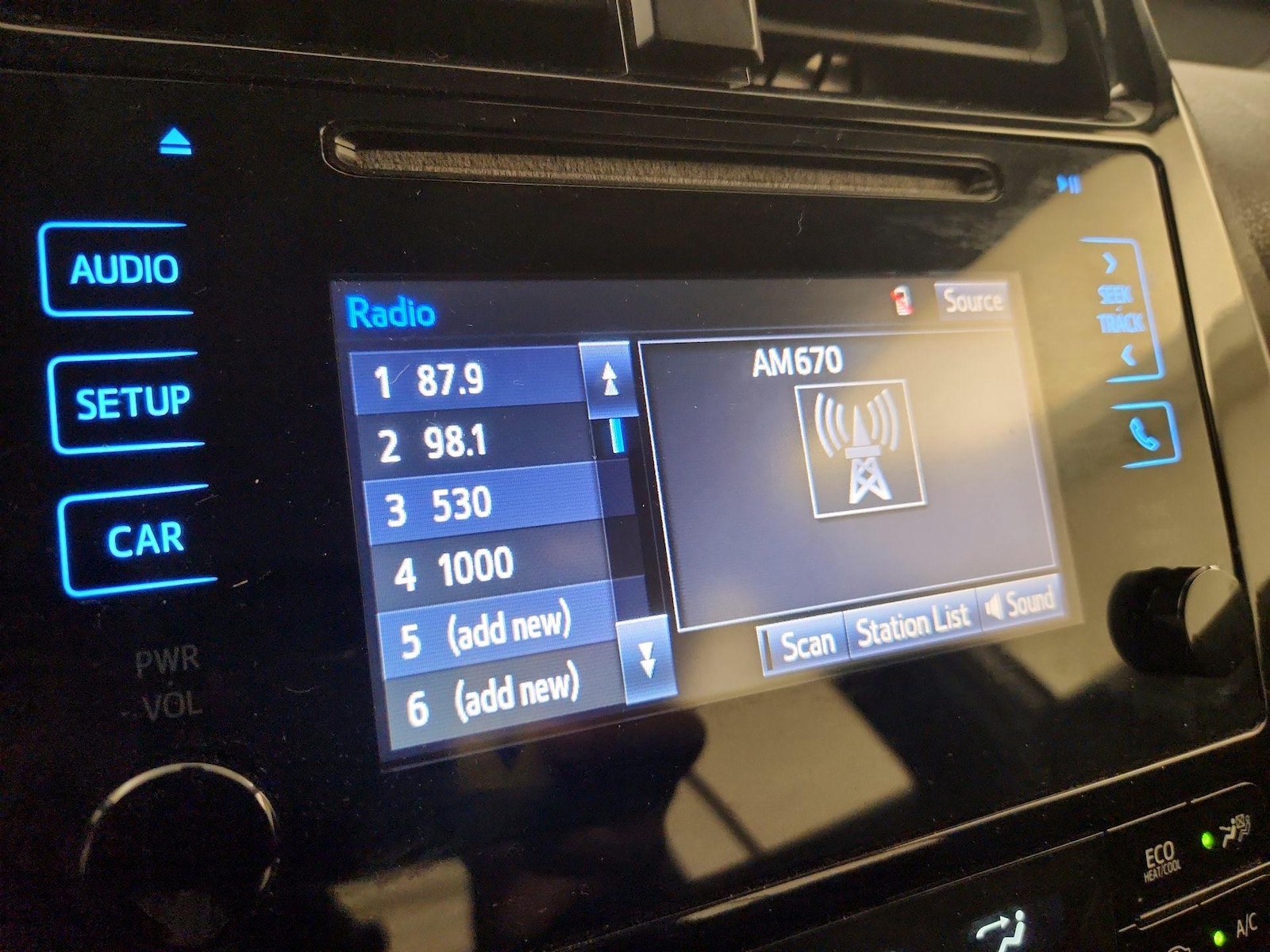 2017 Toyota Prius One - Photo 16