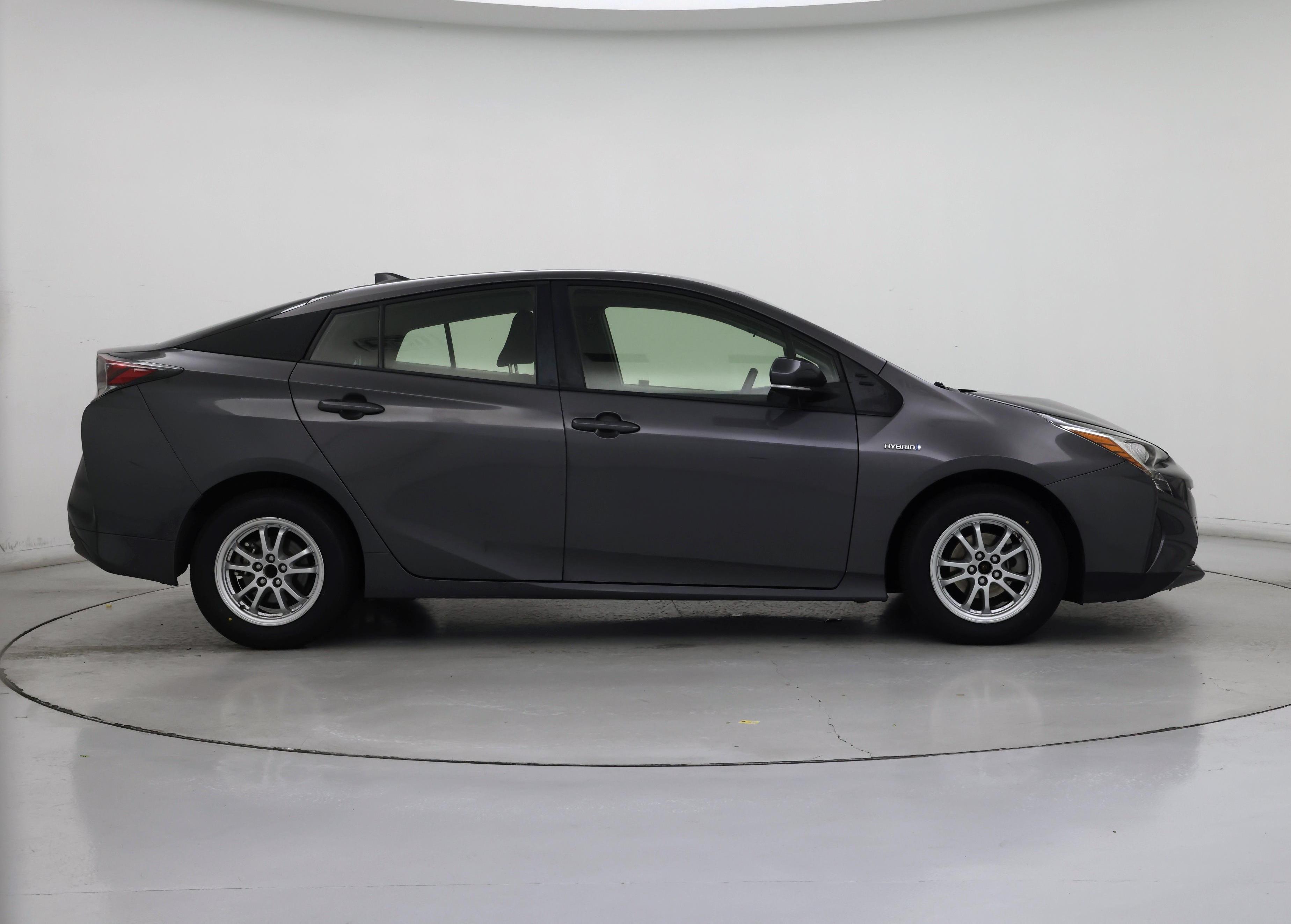 Thumbnail: 2017 Toyota Prius - 7