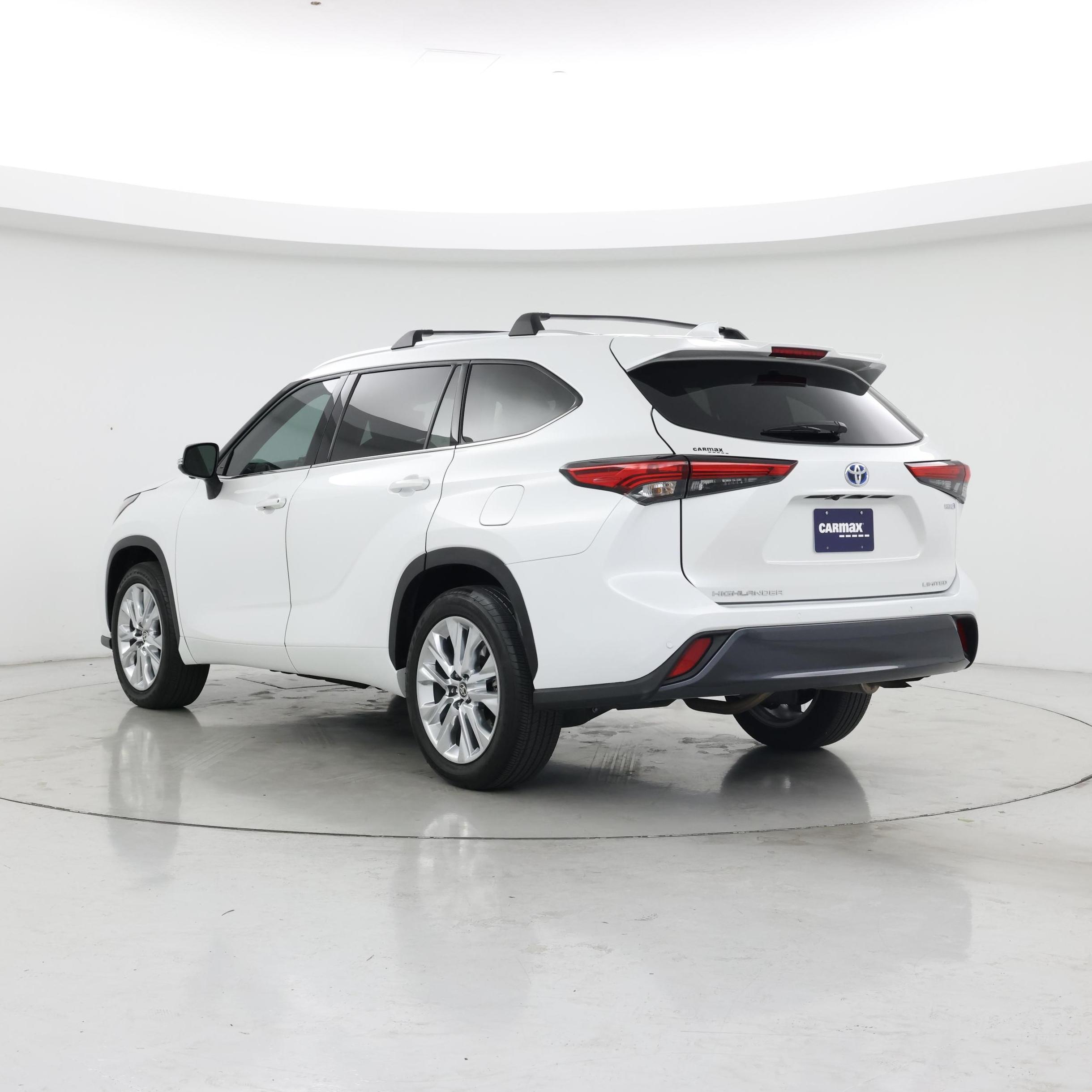 Thumbnail: 2023 Toyota Highlander - 2