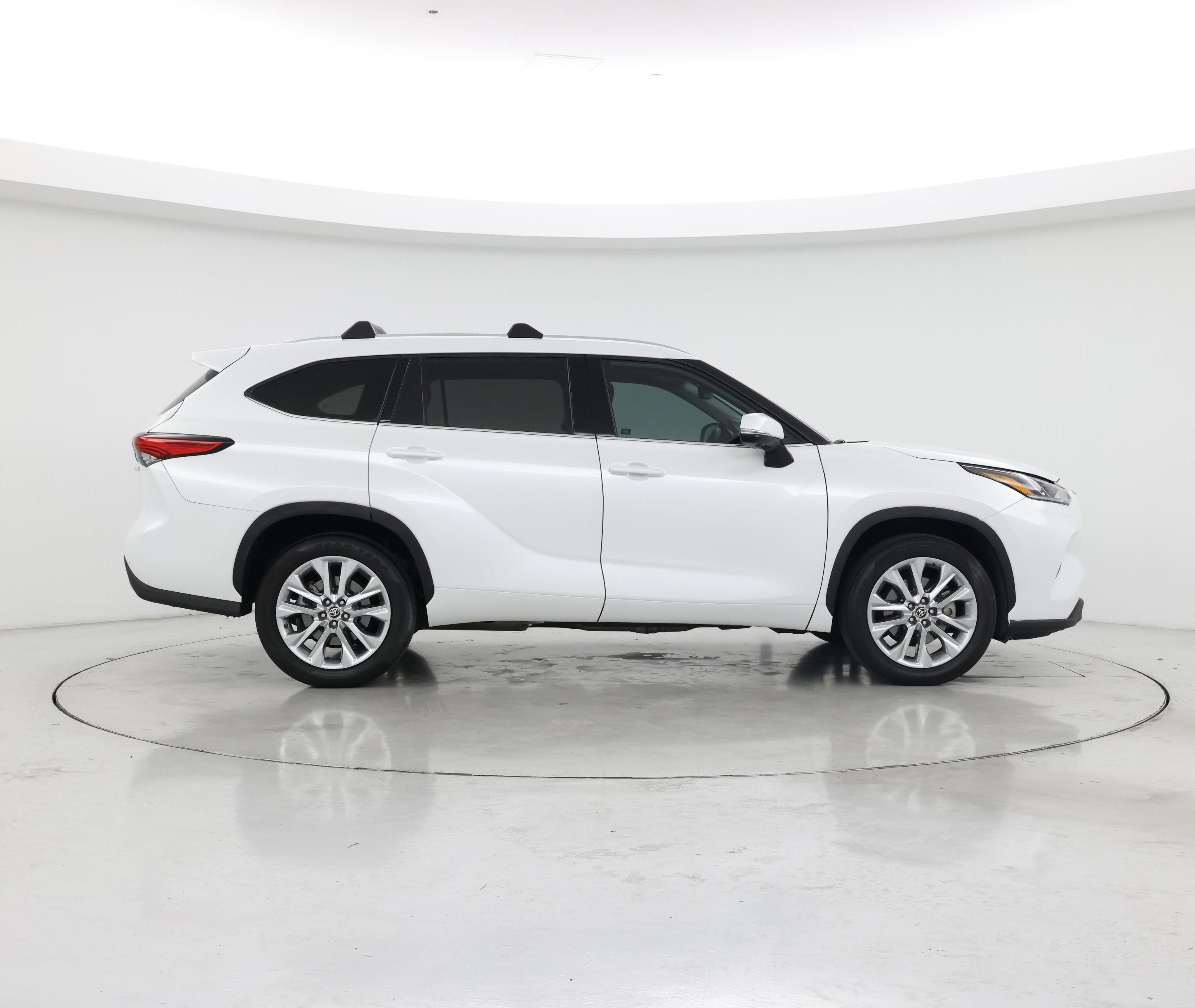 Thumbnail: 2023 Toyota Highlander - 7
