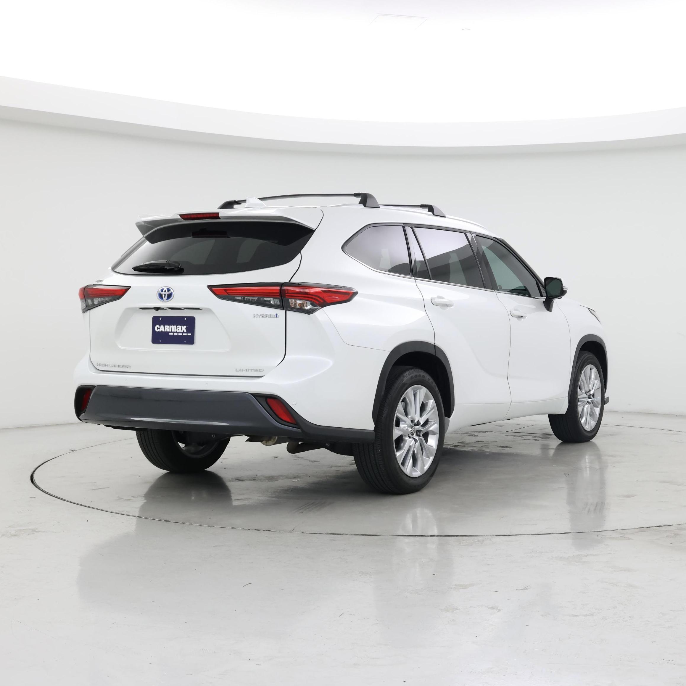 Thumbnail: 2023 Toyota Highlander - 8