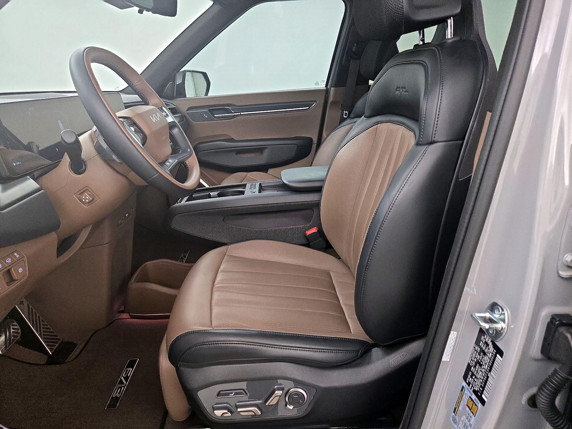 Thumbnail: 2026 Kia EV9 - 11