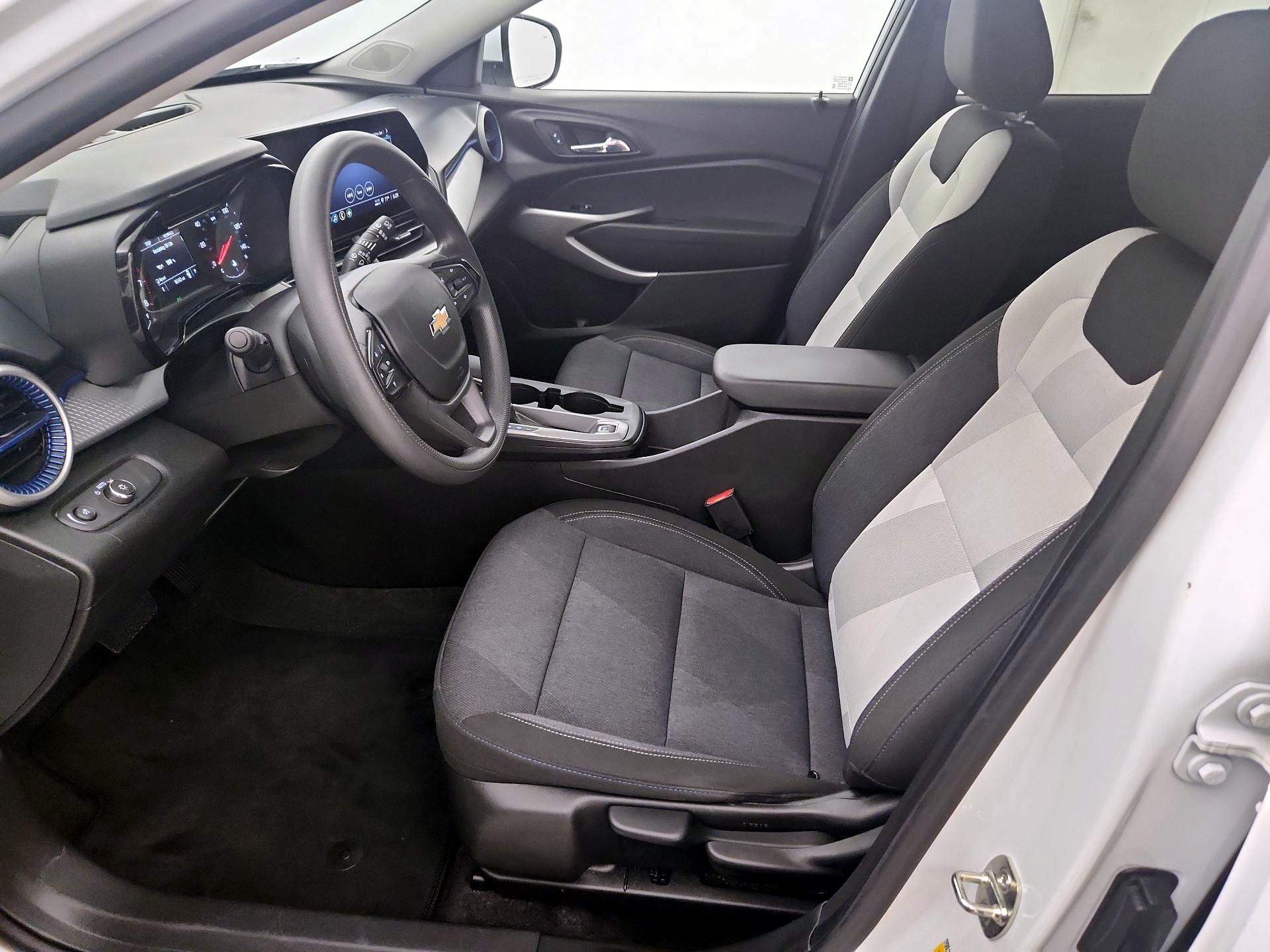 Thumbnail: 2024 Chevrolet Trax - 11