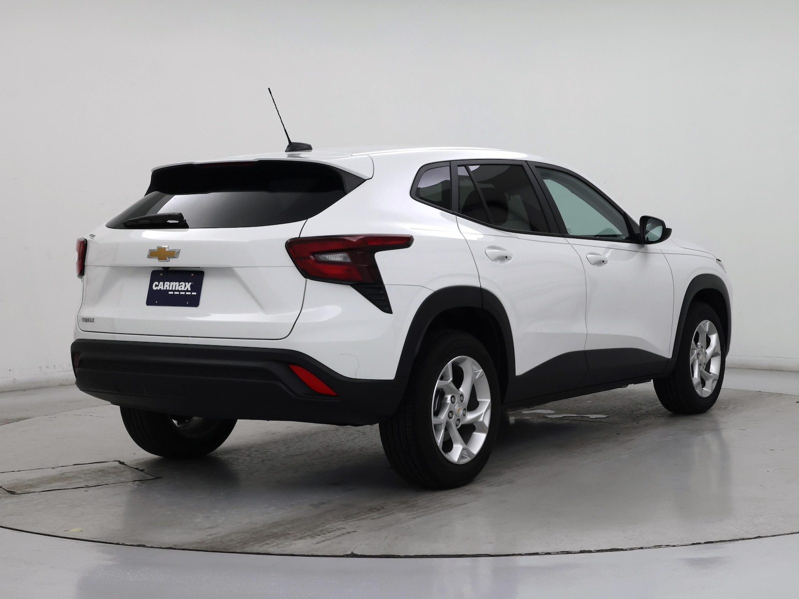 2024 Chevrolet Trax LS - Photo 9