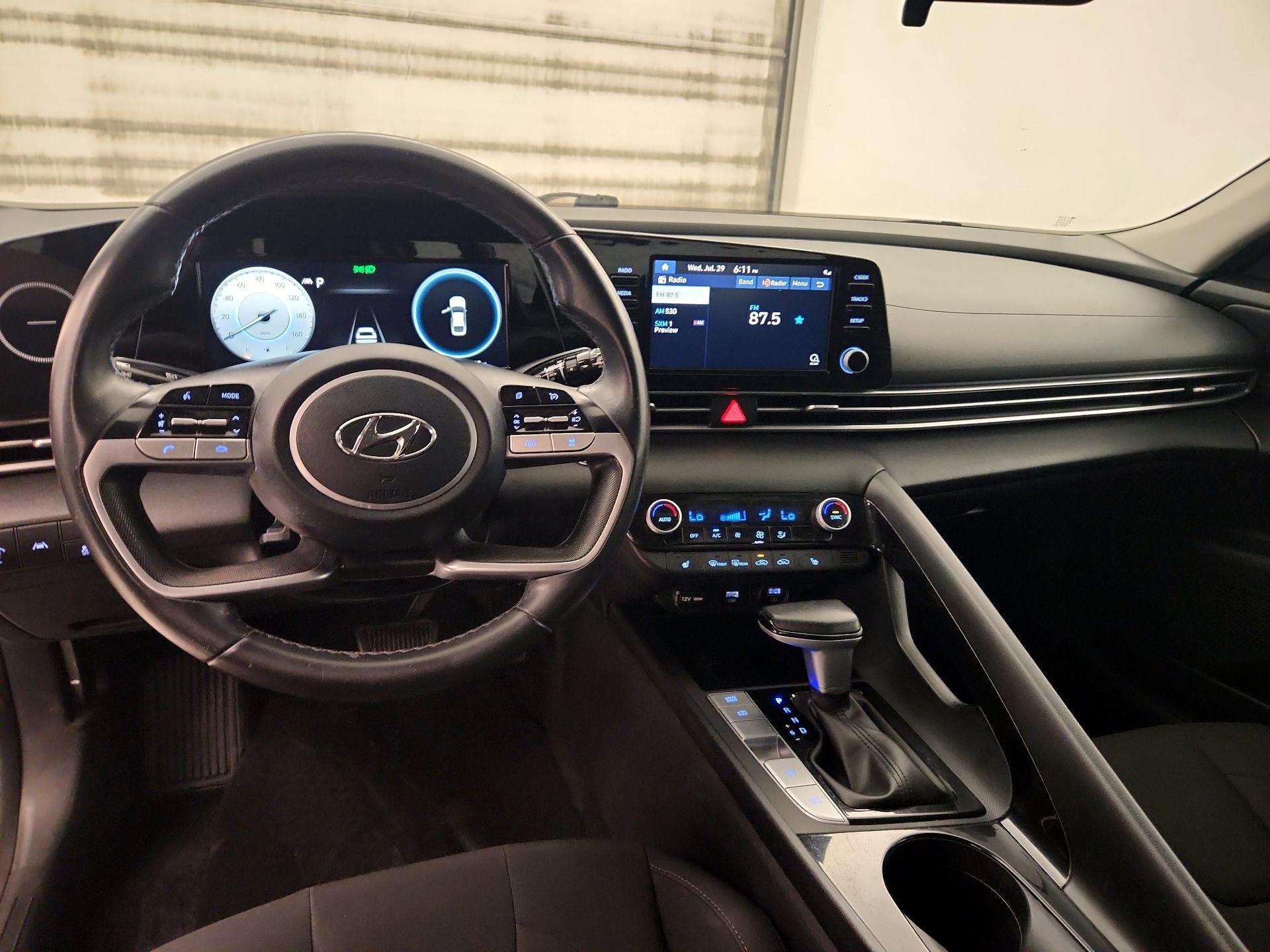 Thumbnail: 2022 Hyundai Elantra - 9