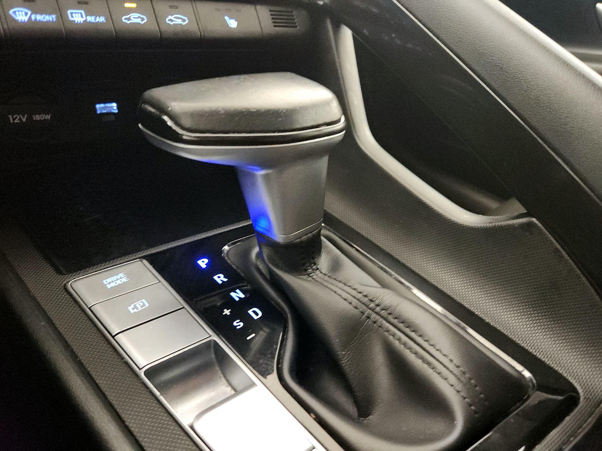 Thumbnail: 2022 Hyundai Elantra - 17