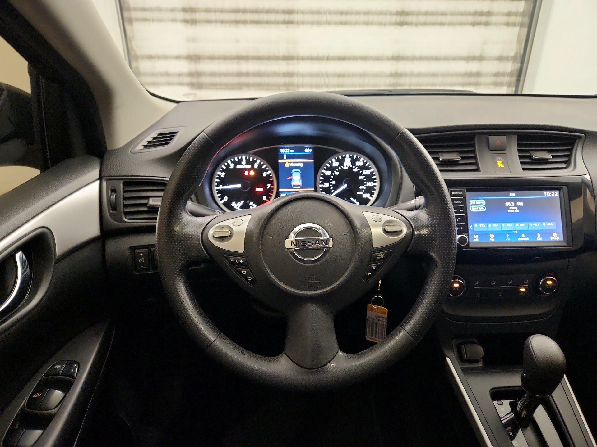 Thumbnail: 2019 Nissan Sentra - 10