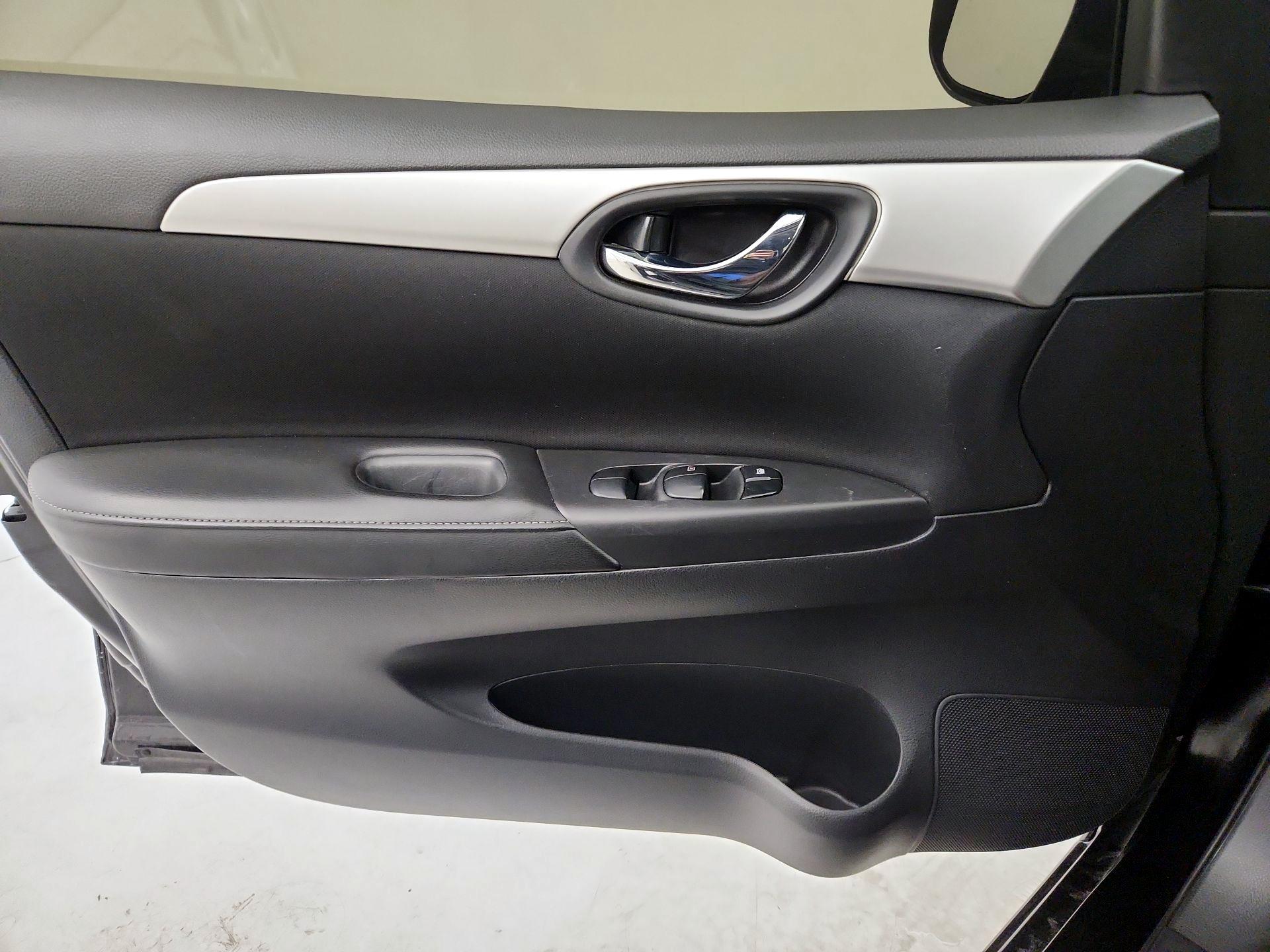 Thumbnail: 2019 Nissan Sentra - 12