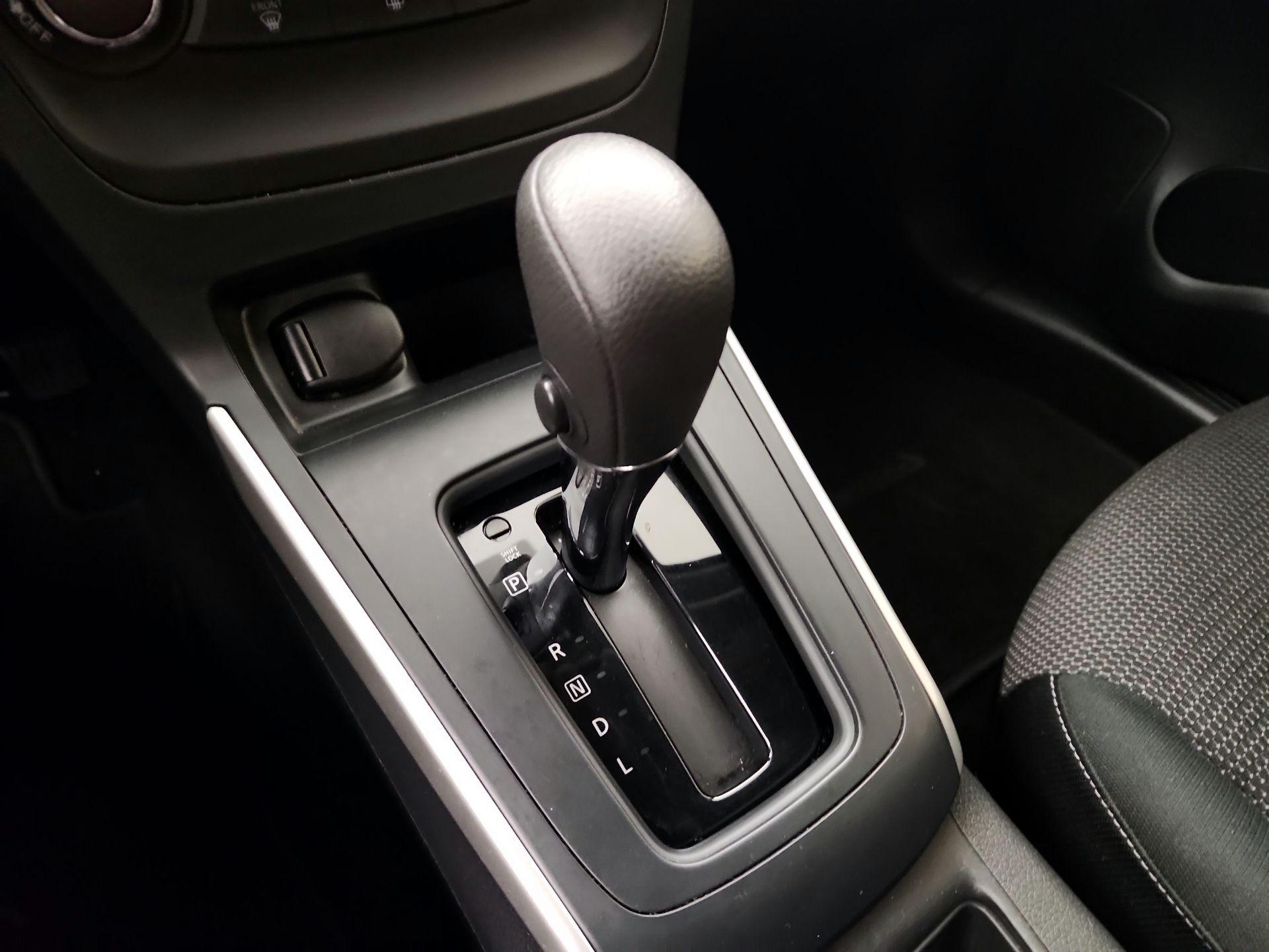 Thumbnail: 2019 Nissan Sentra - 17