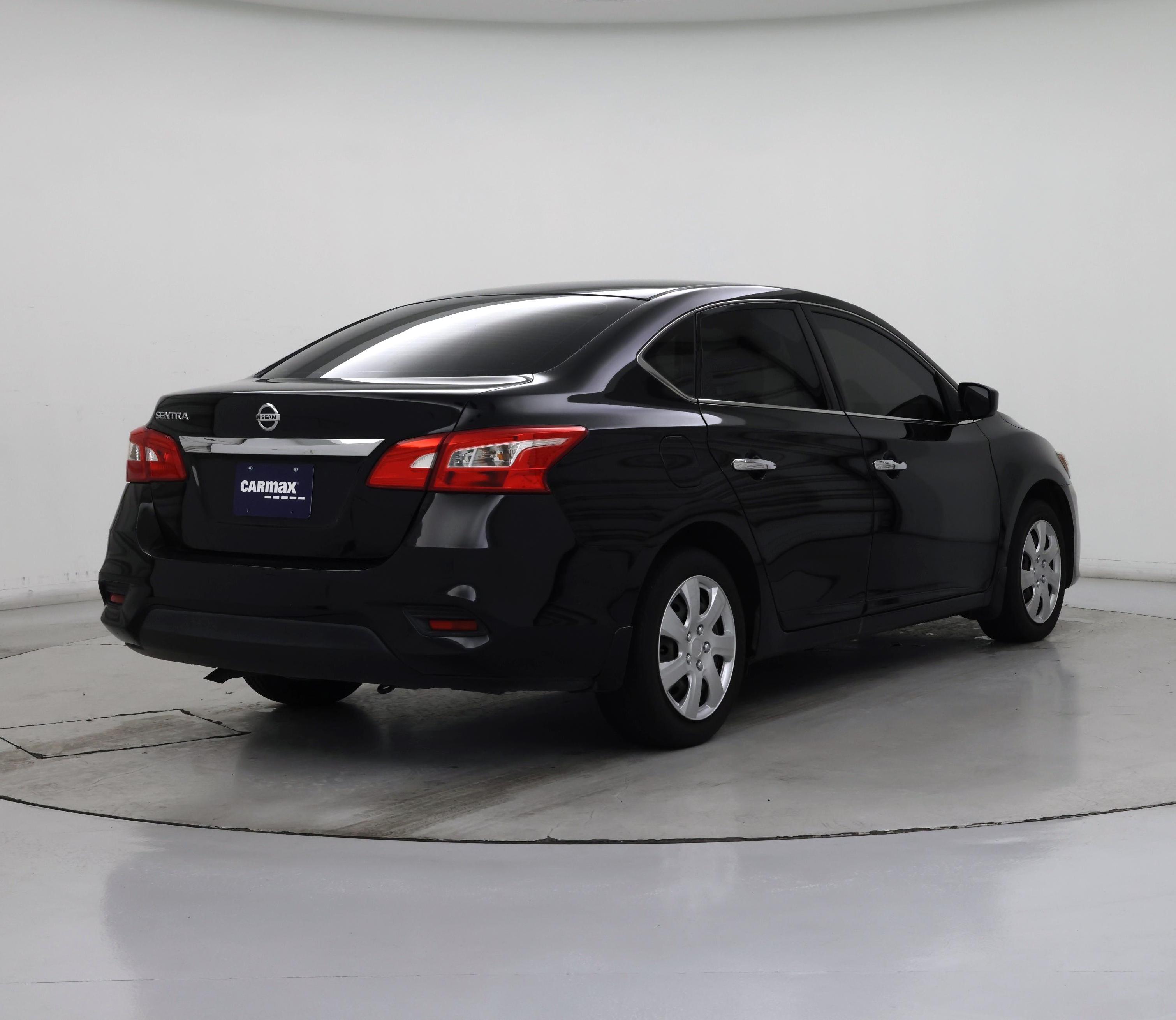 Thumbnail: 2019 Nissan Sentra - 8