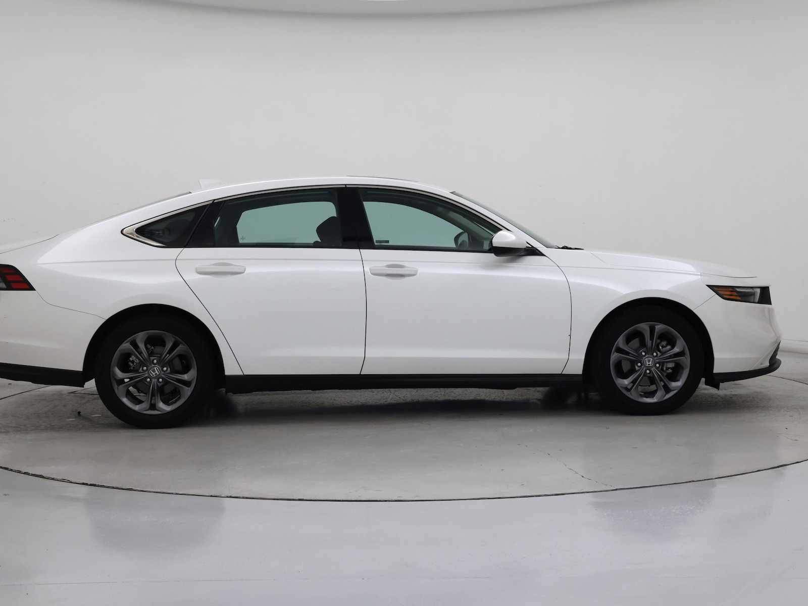 2024 Honda Accord EX - Photo 8
