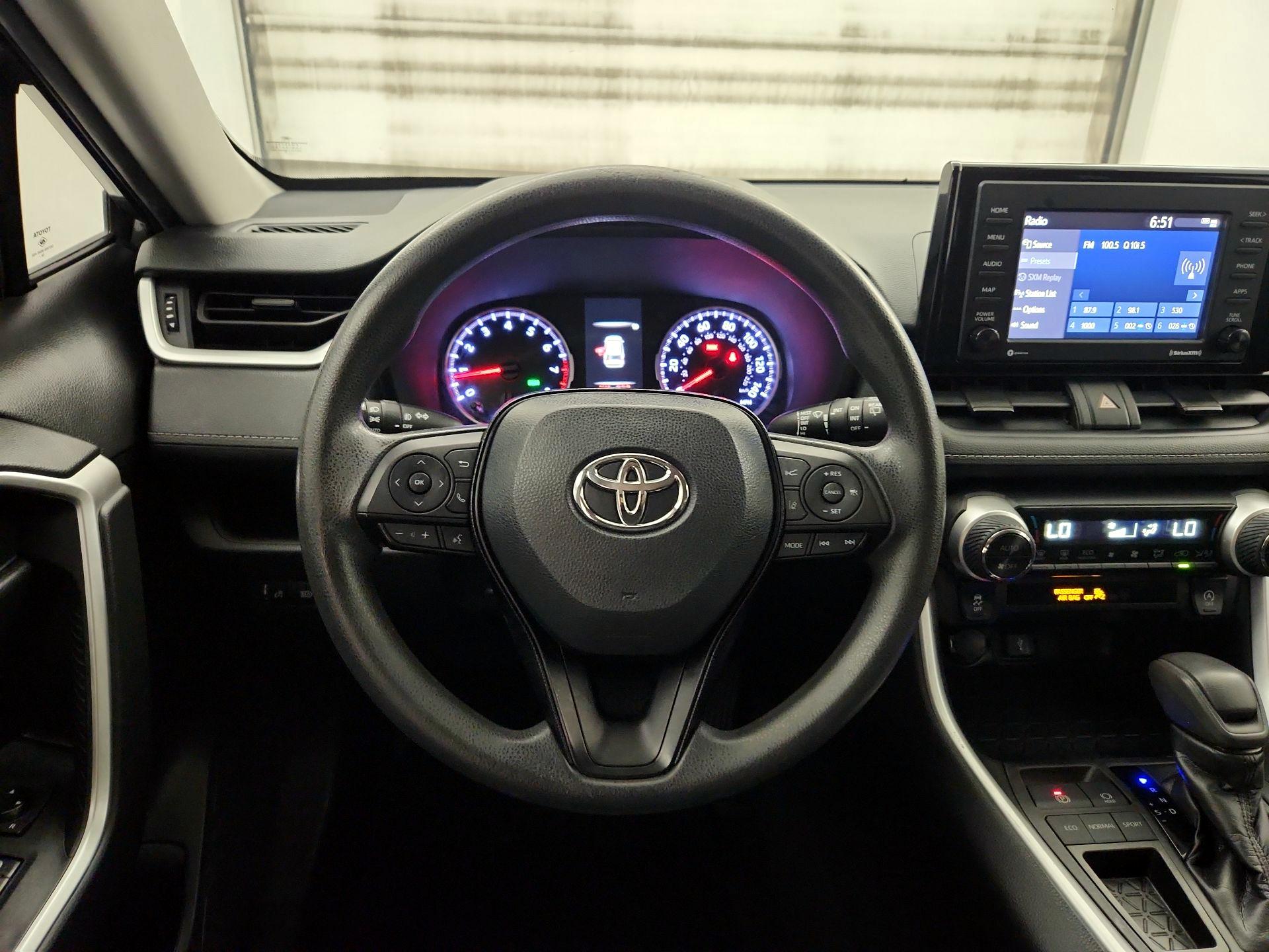 Thumbnail: 2020 Toyota RAV4 - 10