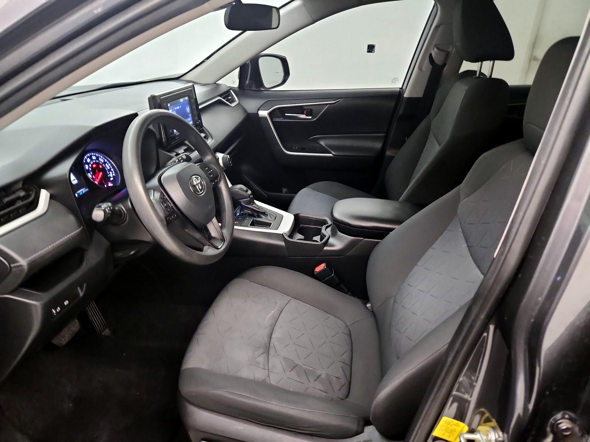 Thumbnail: 2020 Toyota RAV4 - 11