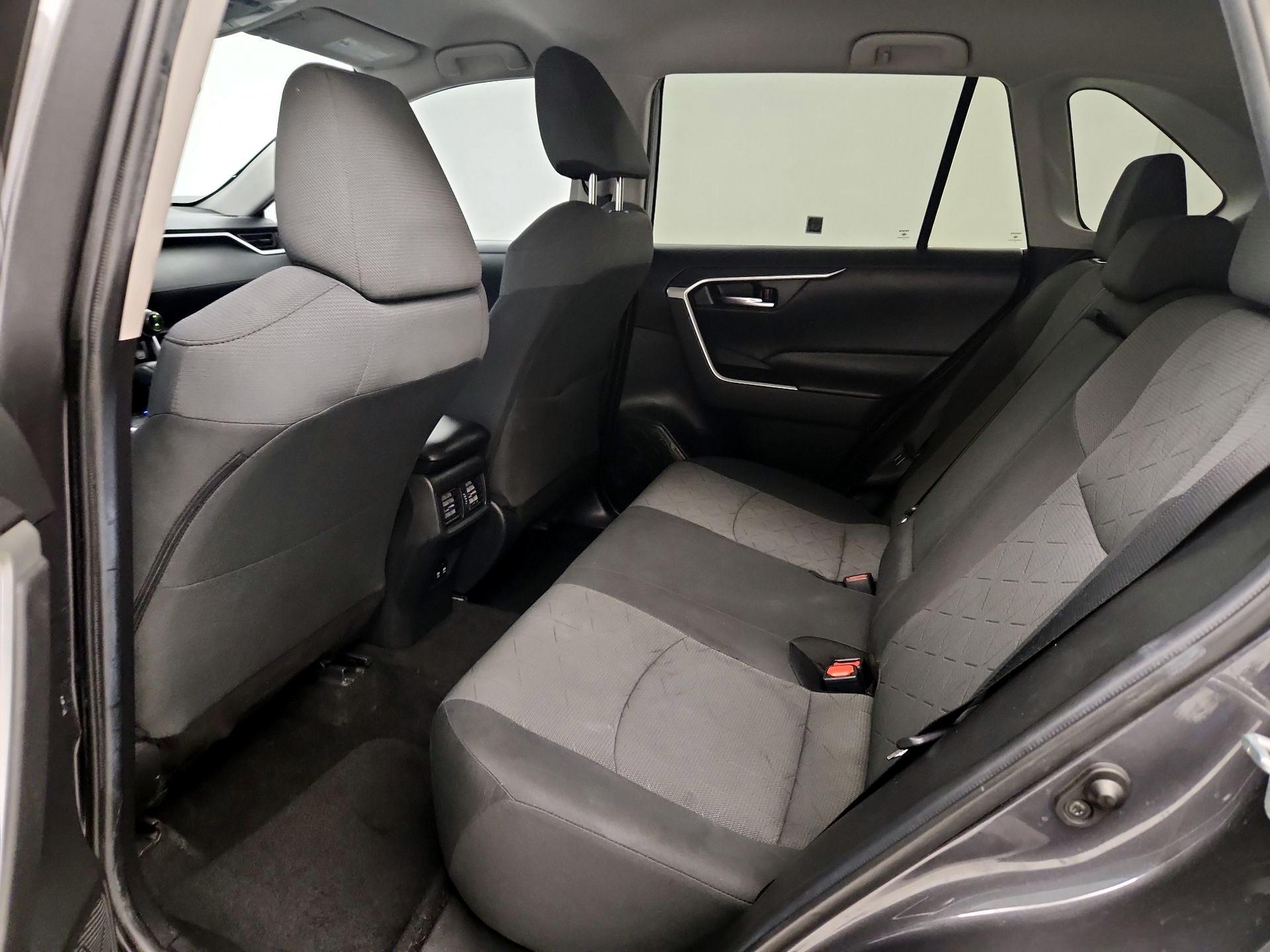 Thumbnail: 2020 Toyota RAV4 - 19