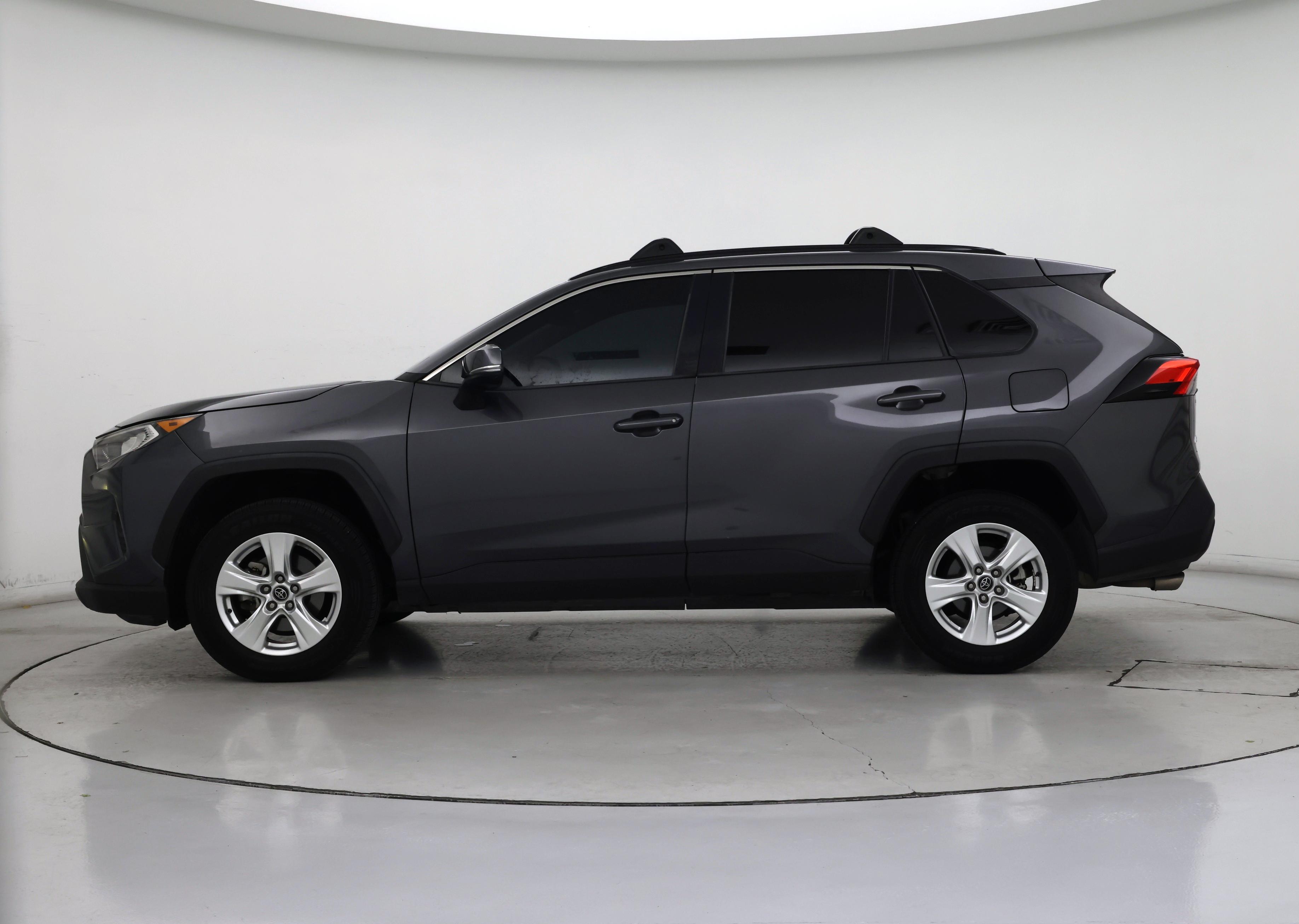 Thumbnail: 2020 Toyota RAV4 - 3
