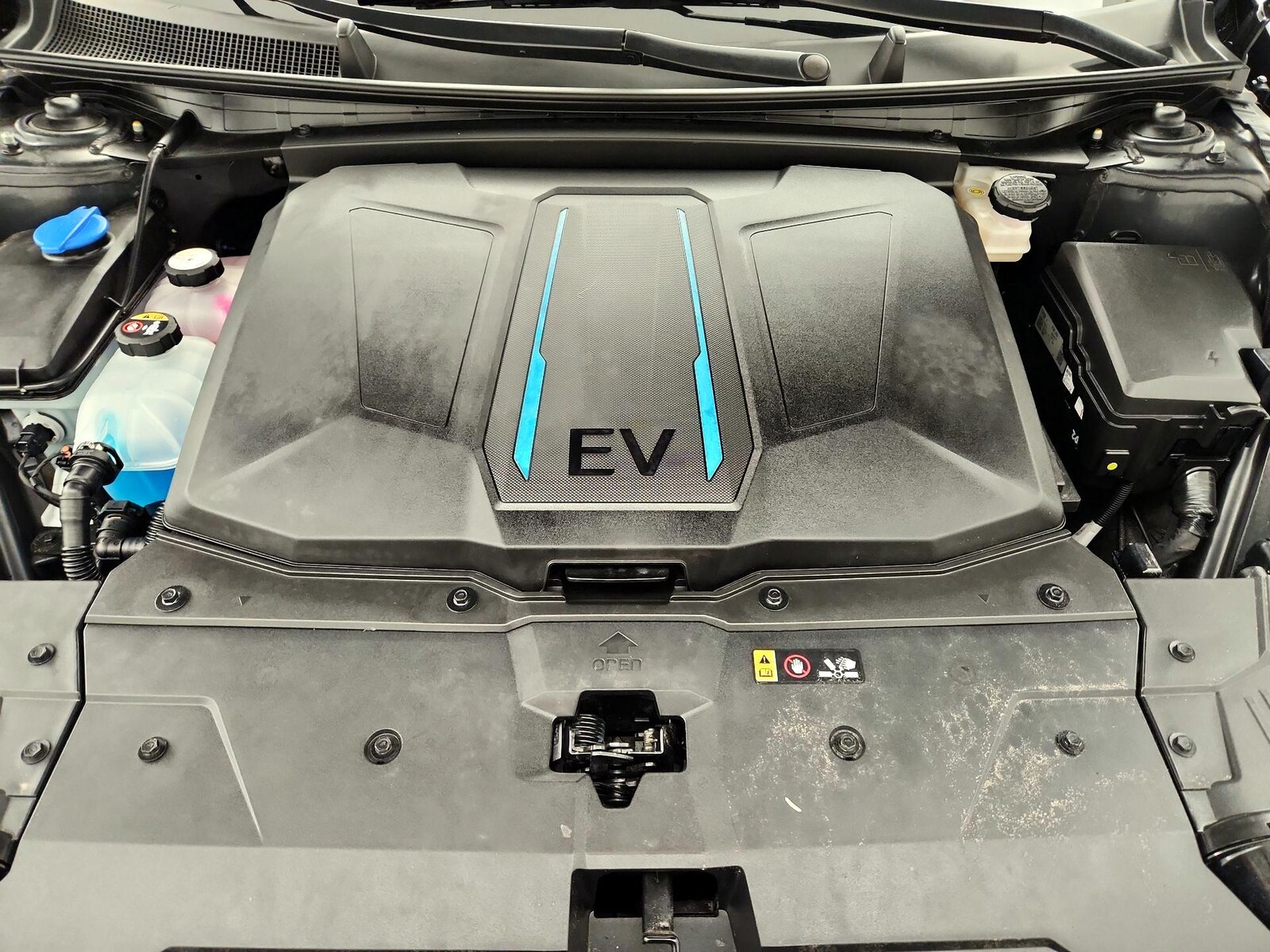 2024 Hyundai IONIQ 5 Limited - Photo 24