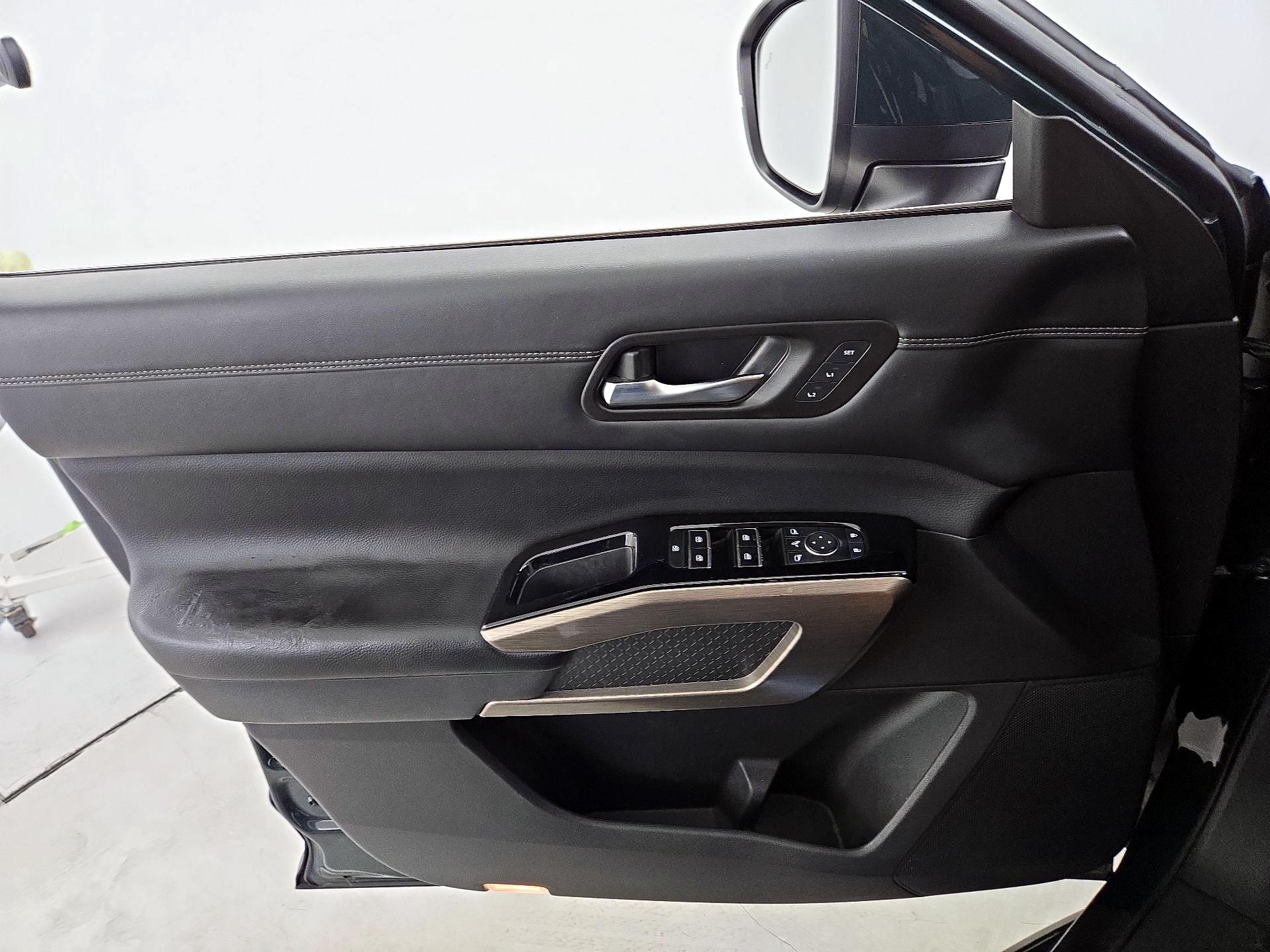 Thumbnail: 2022 Nissan Pathfinder - 12
