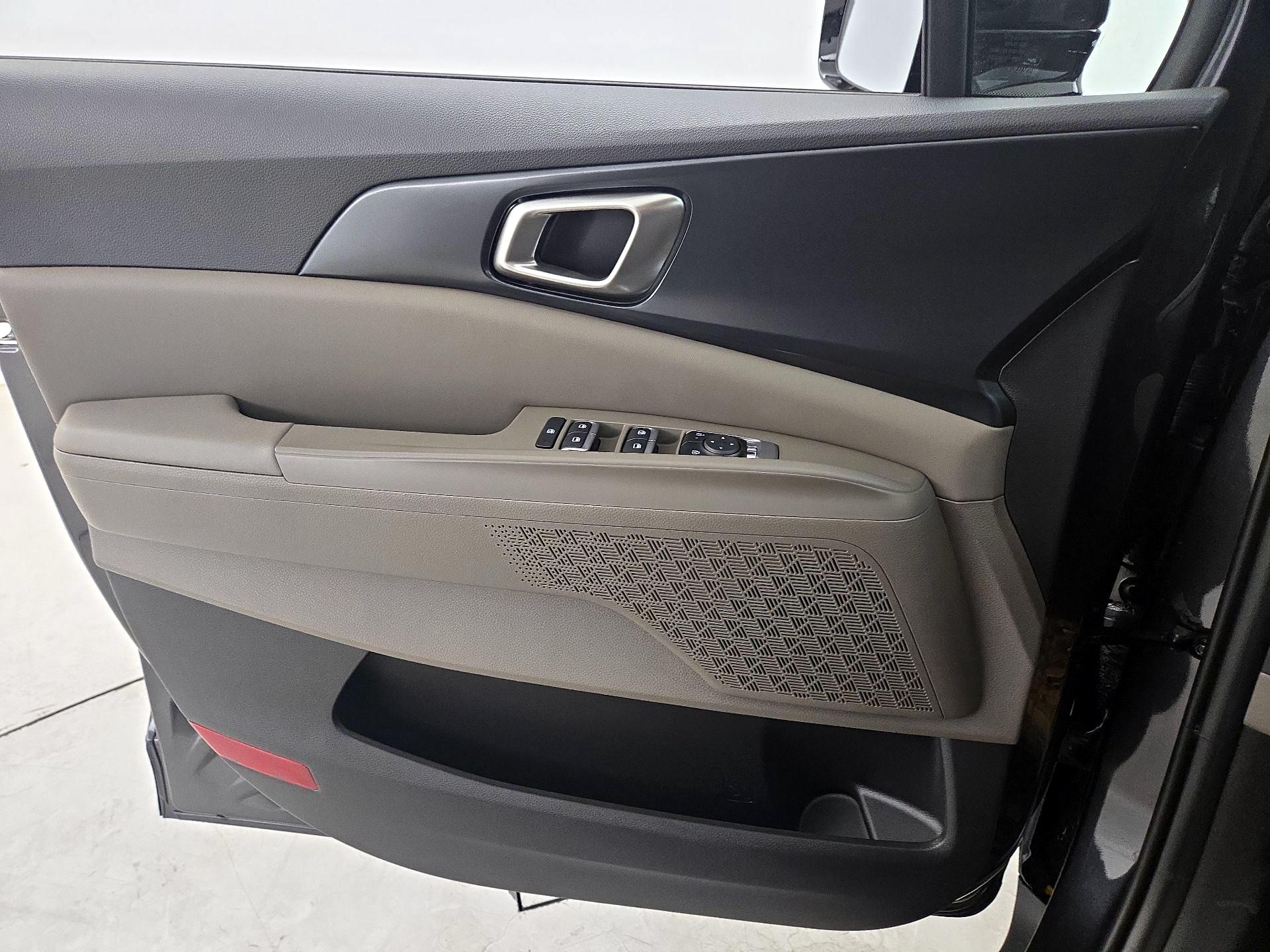Thumbnail: 2026 Kia Carnival - 12