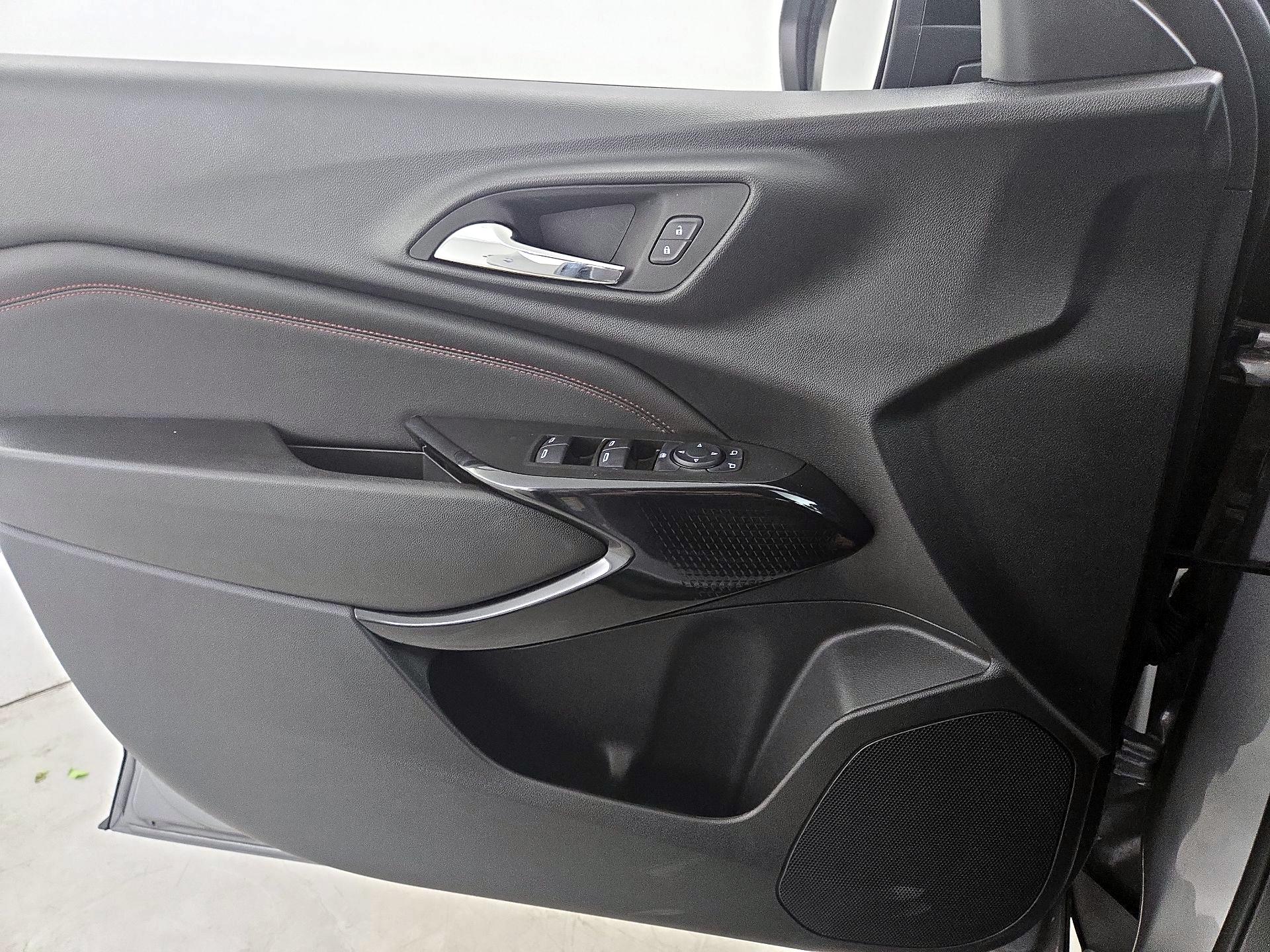 Thumbnail: 2025 Chevrolet Trax - 12