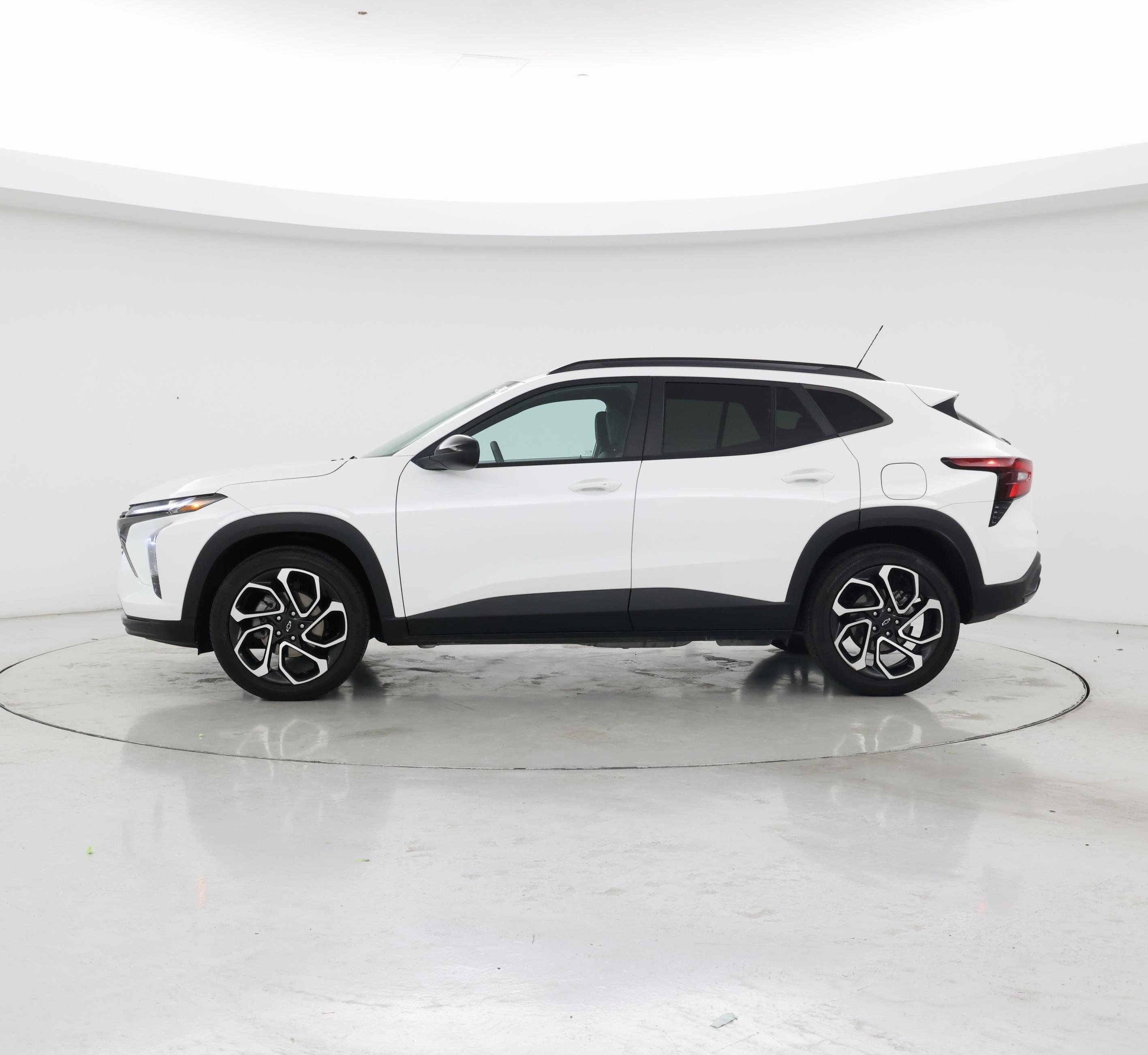 Thumbnail: 2024 Chevrolet Trax - 3