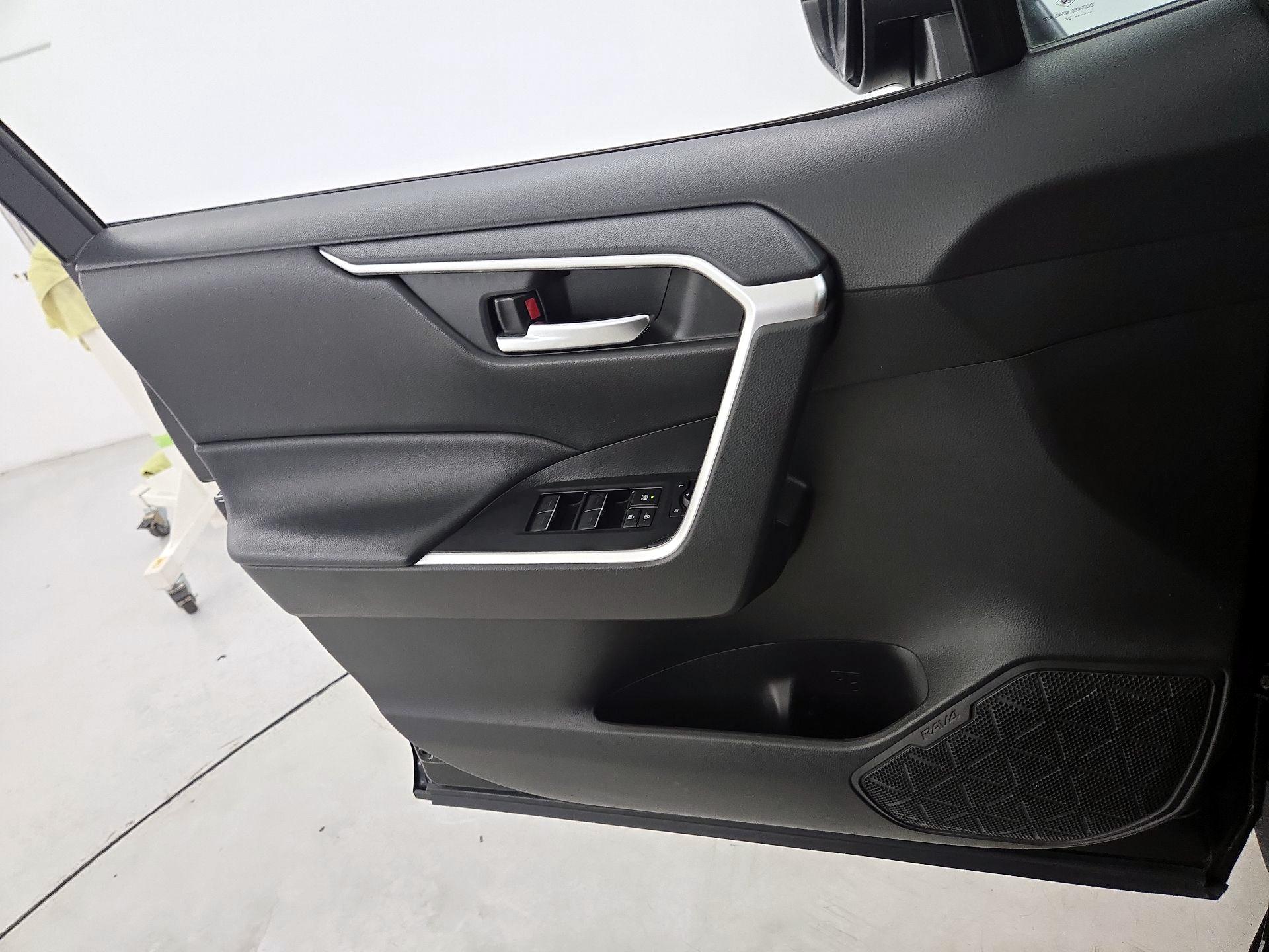Thumbnail: 2024 Toyota RAV4 - 12